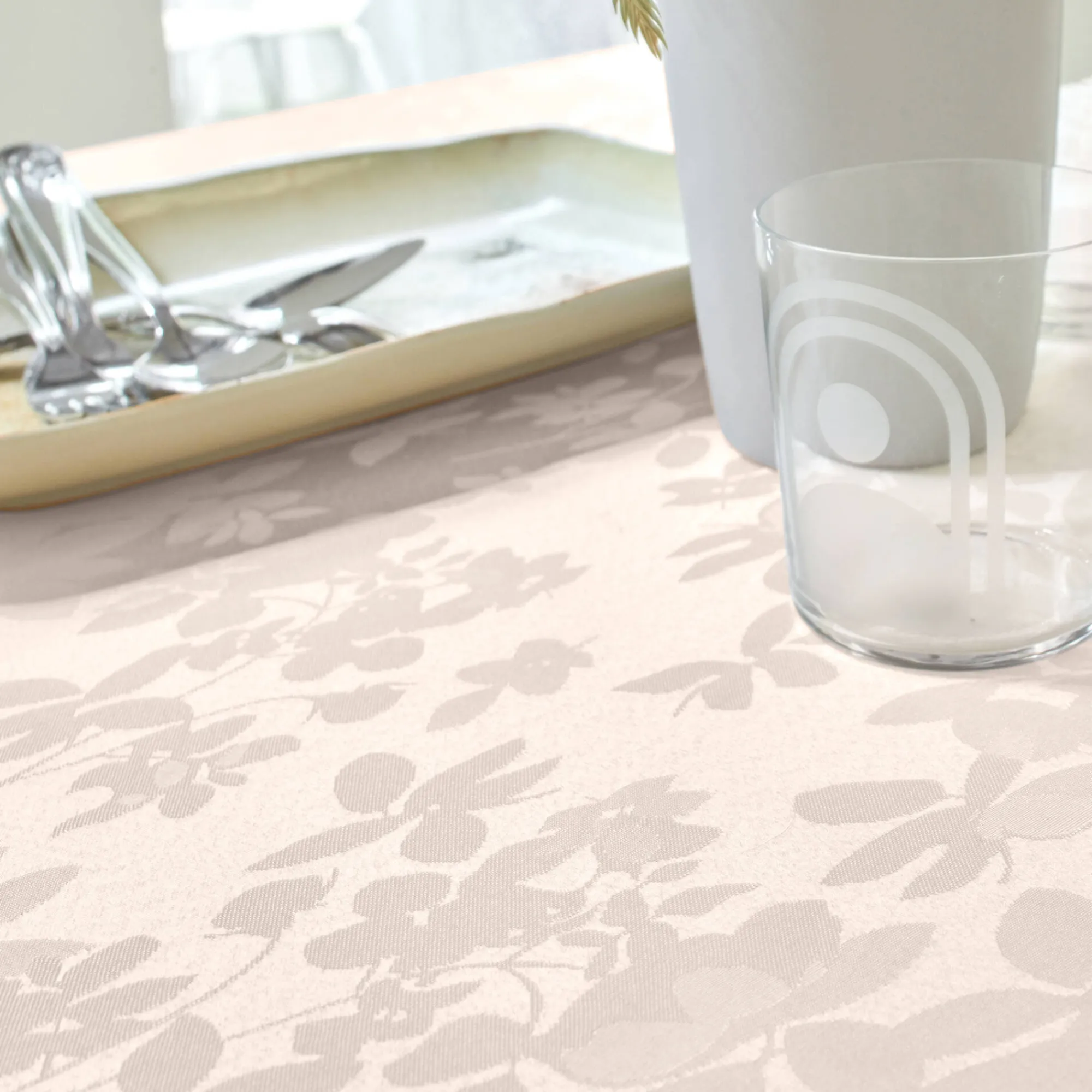 Feesttafel|Tafellaken En Tafelloper<Colombine Damast tafellaken met bladerenprint ® ivoorkleur