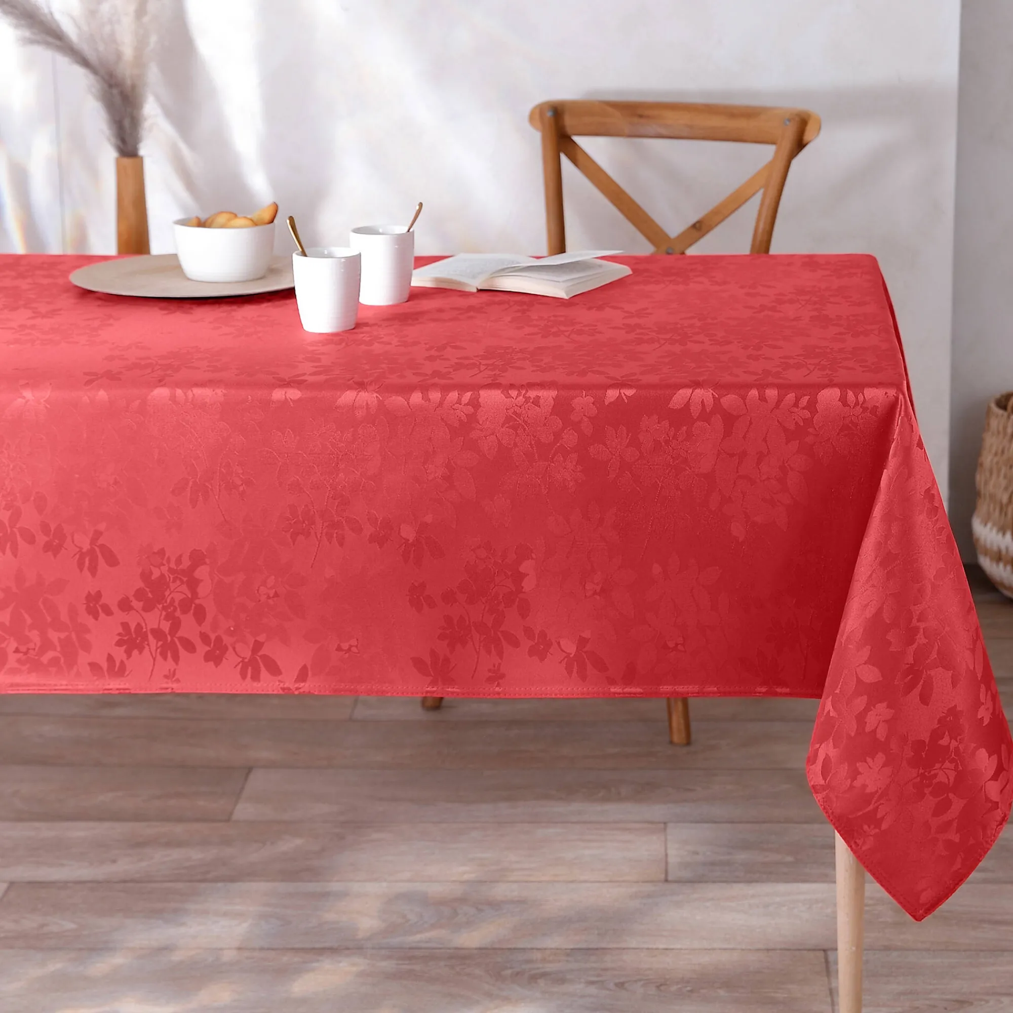 Feesttafel|Tafellaken En Tafelloper<Colombine Damast tafellaken met bladerenprint ® rood