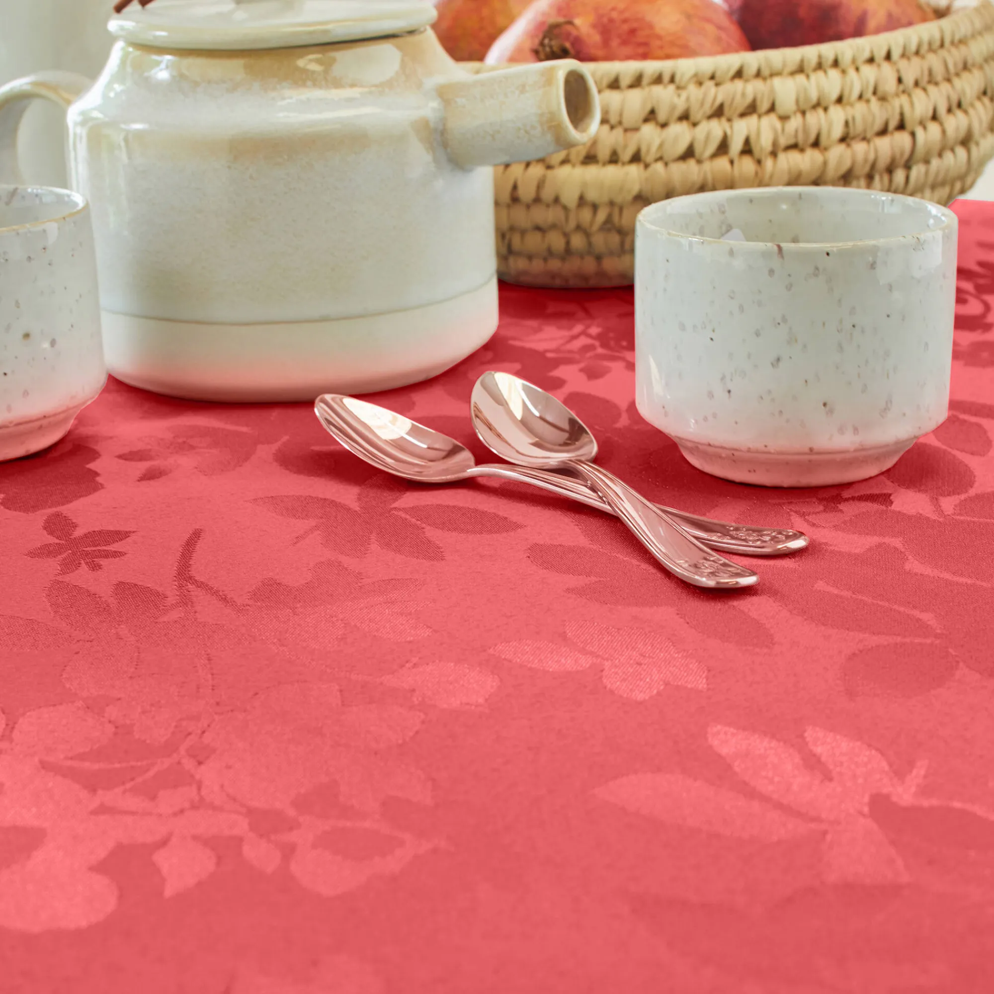 Feesttafel|Tafellaken En Tafelloper<Colombine Damast tafellaken met bladerenprint ® rood