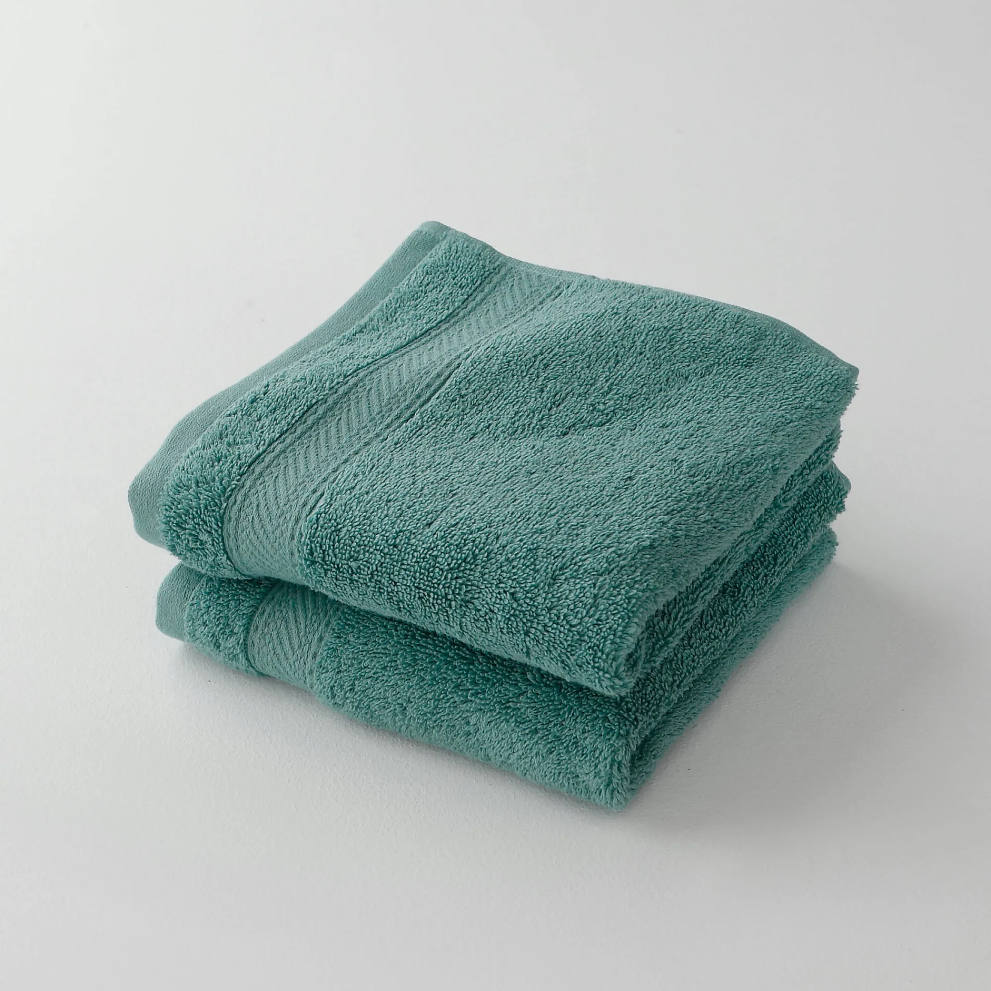Badhanddoek<Colombine Effen badstof 540g/m2, luxe comfort cederhout