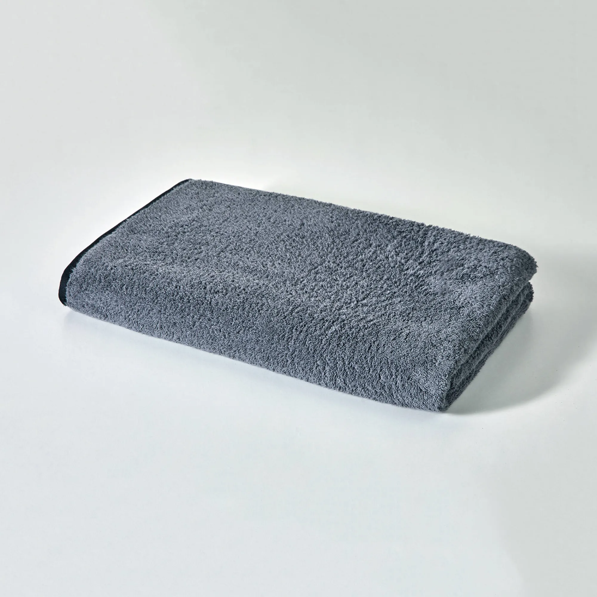 Badhanddoek<Colombine Effen badstof 540g/m2, luxe comfort, 'Timeless' collectie CARBONGRIJS
