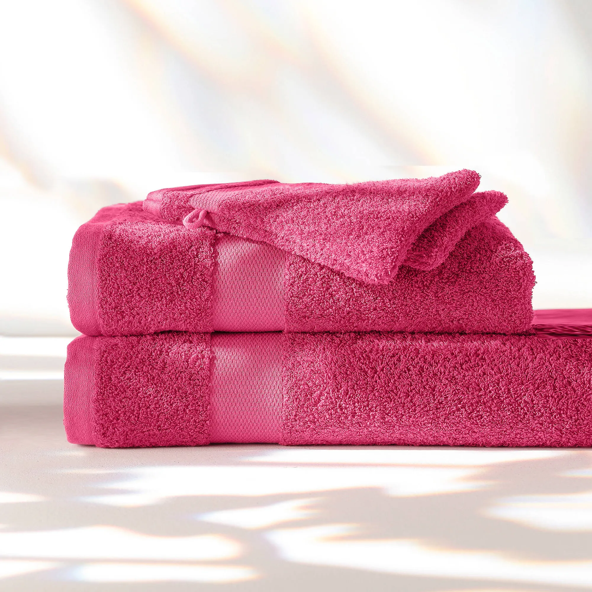 Badhanddoek<Colombine Effen badstof in katoen en modal 500 g/m2 framboos