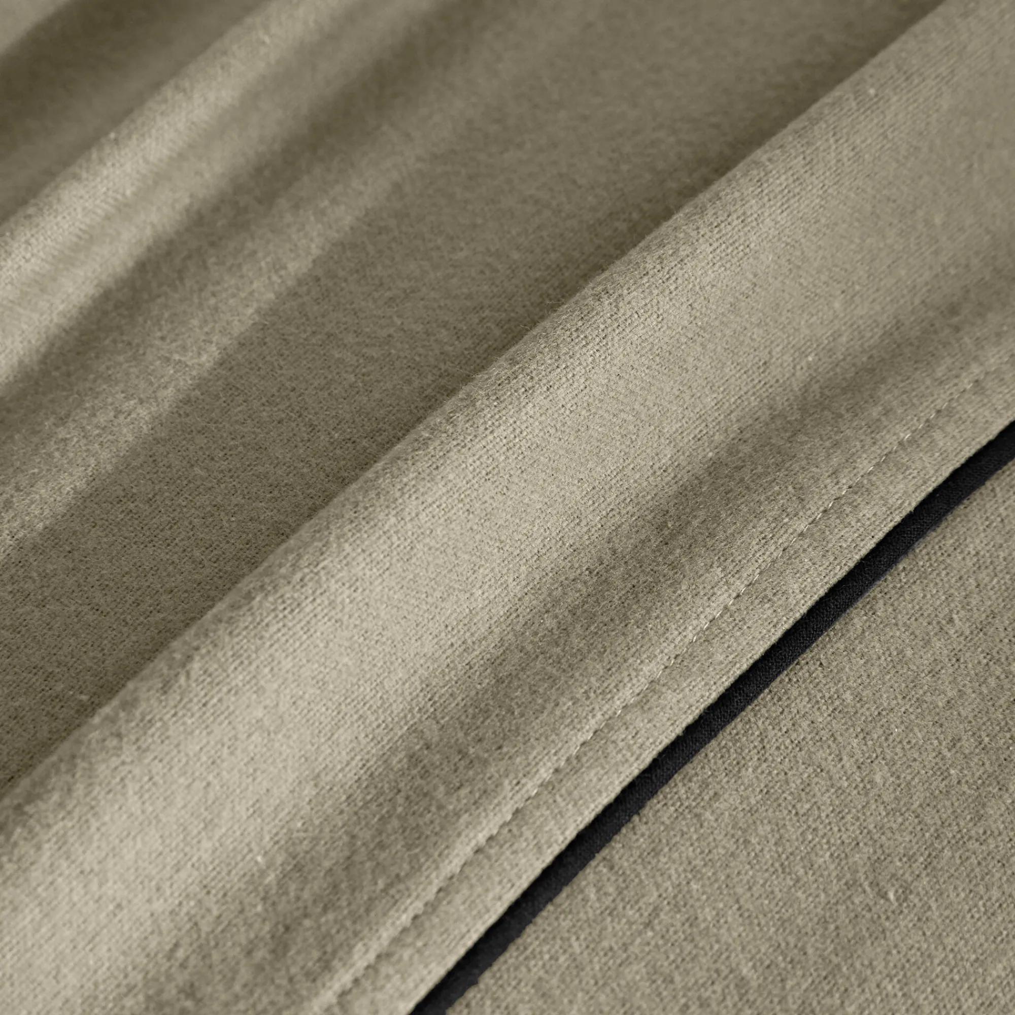Effen Bedlinnen|Vlak Laken<Colombine Effen bedlinnen in flanel met contrasterend biesje, 'Timeless' collectie eucalyptus
