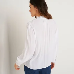 Bloes En Tuniek<Blancheporte Effen bloes in crepon, kraag met stroken en macramé gebroken wit