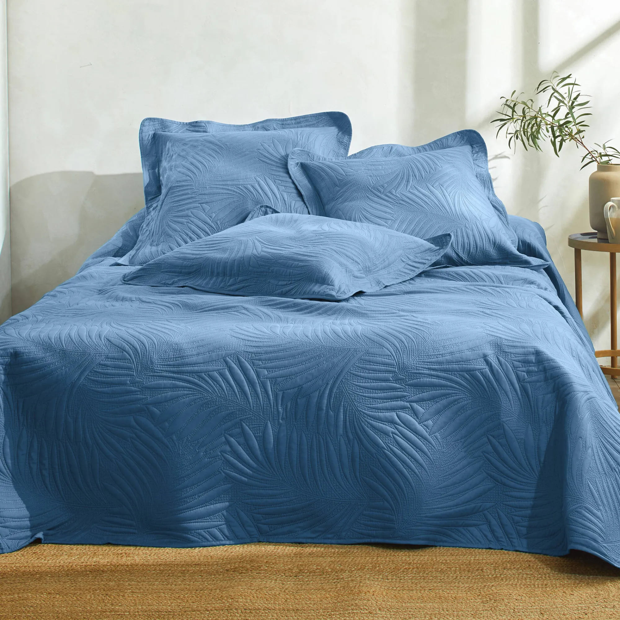 Deken En Bedsprei|Deken, Boutis En Bedsprei<Blancheporte Effen, gematelasseerd deken met 'bladeren' print in reliëf grijsblauw