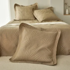 Deken En Bedsprei|Deken, Boutis En Bedsprei<Blancheporte Effen, gematelasseerd deken met 'bladeren' print in reliëf grijsbeige