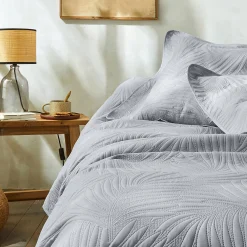 Deken En Bedsprei|Deken, Boutis En Bedsprei<Blancheporte Effen, gematelasseerd deken met 'bladeren' print in reliëf parelgrijs