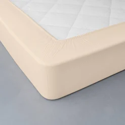 Hoeslaken<Colombine Effen hoeslaken in polyester-katoen, hoekdiepte 32 cm zandkleur