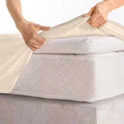 Hoeslaken<Colombine Effen hoeslaken in polyester-katoen, hoekdiepte 32 cm zandkleur