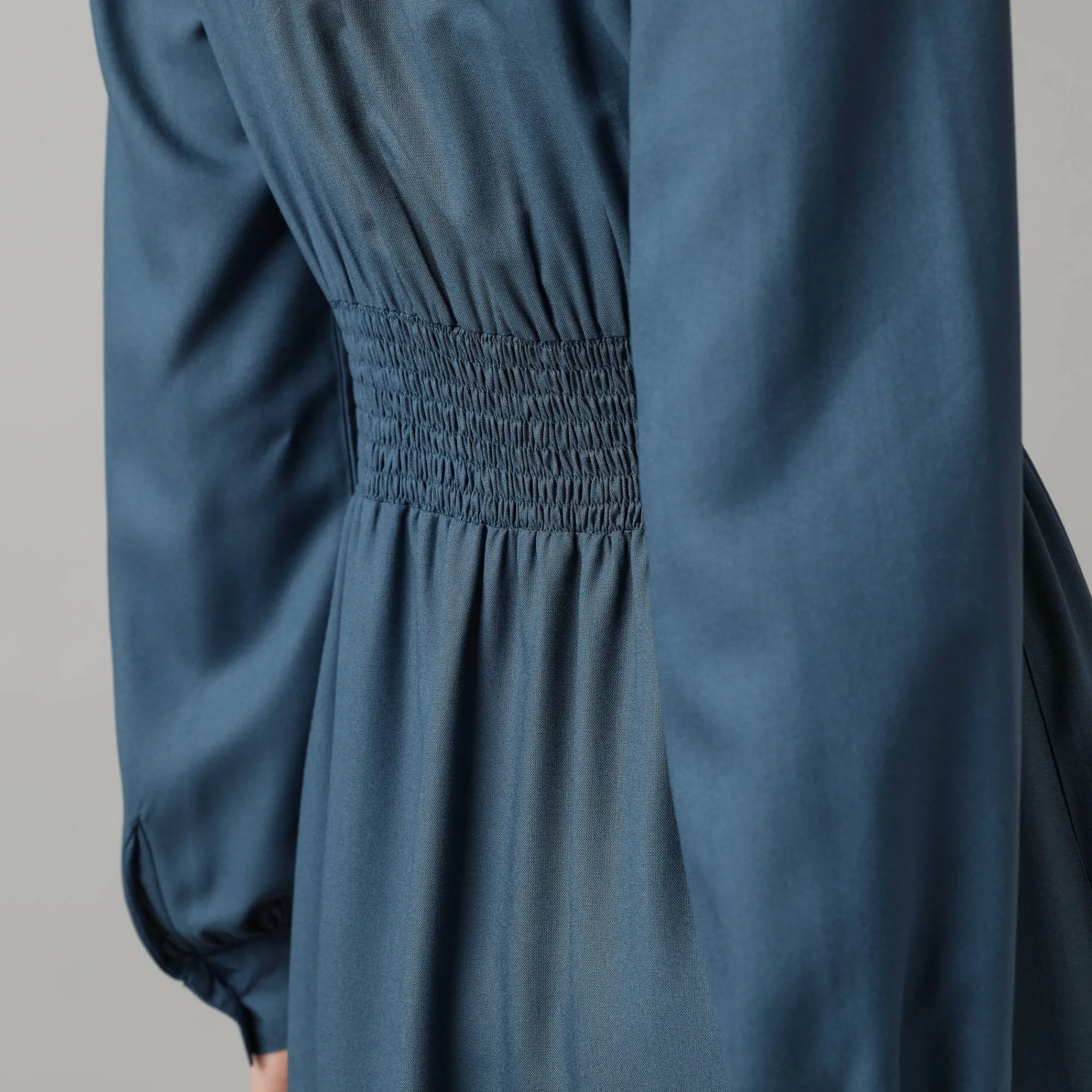Jurk<Lora Zellini Effen jurk met lange mouwen, strookdetails blauwgrijs