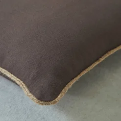 Kussen<Blancheporte Effen kussen met juten biesje chocolade