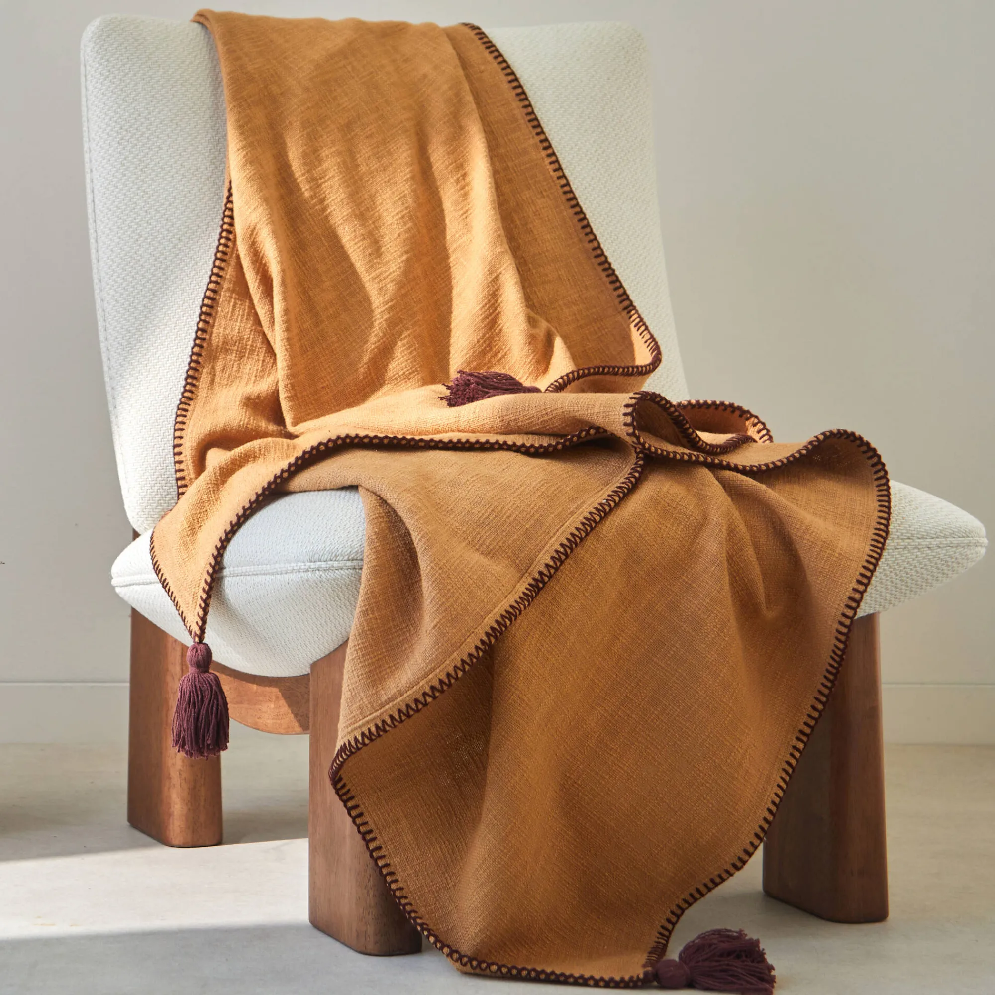 Plaid<Blancheporte Effen plaid in getextureerd katoen karamel