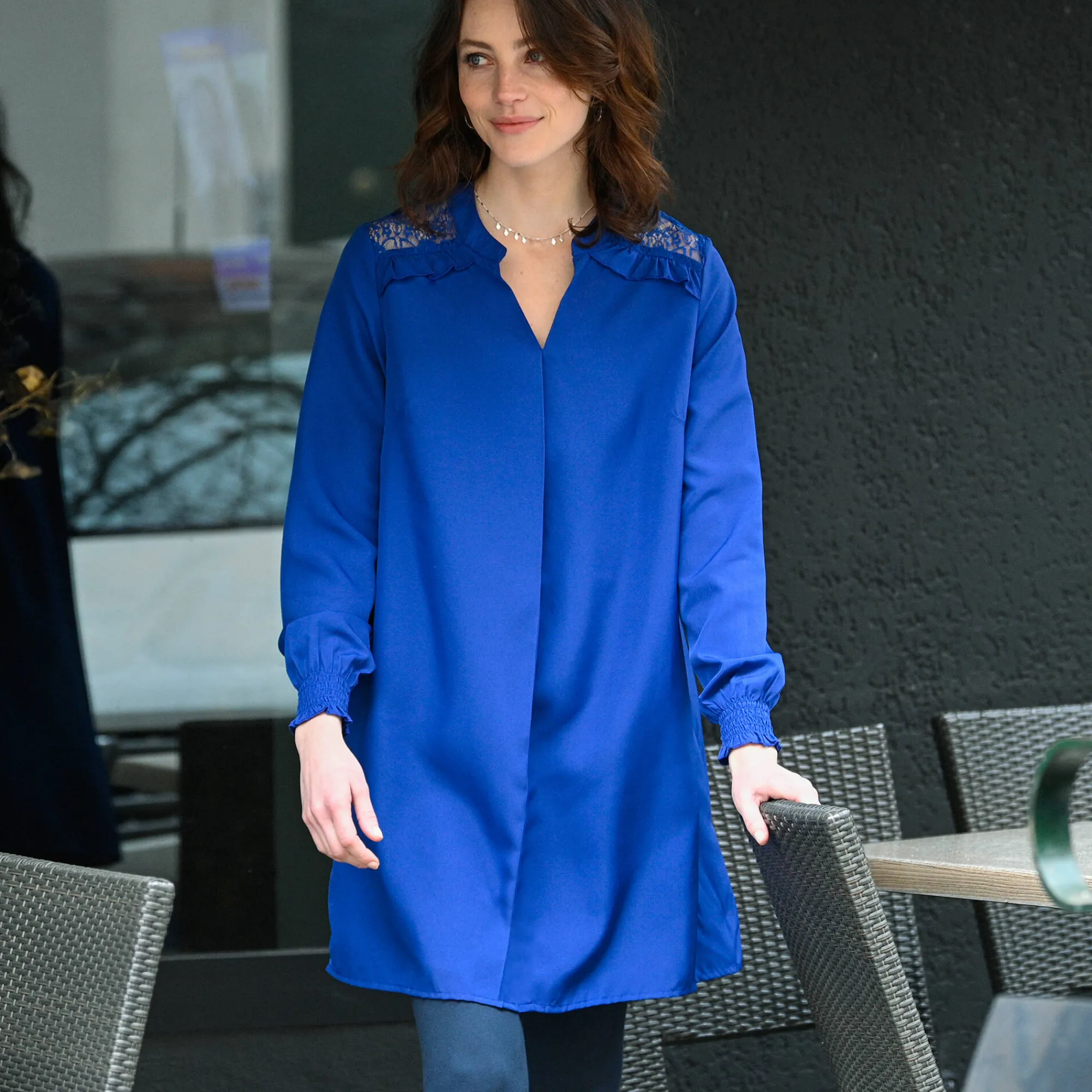 Bloes En Tuniek<Blancheporte Effen tuniek met kant en lange mouwen felblauw