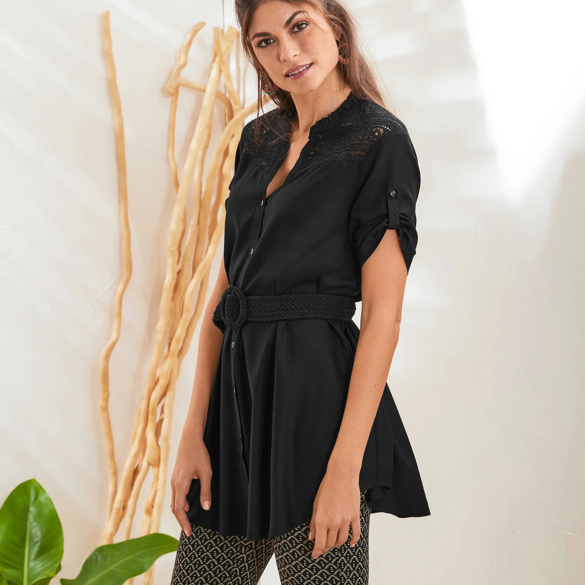 Bloes En Tuniek<Blancheporte Effen tuniek met Tunesische hals en knopen zwart