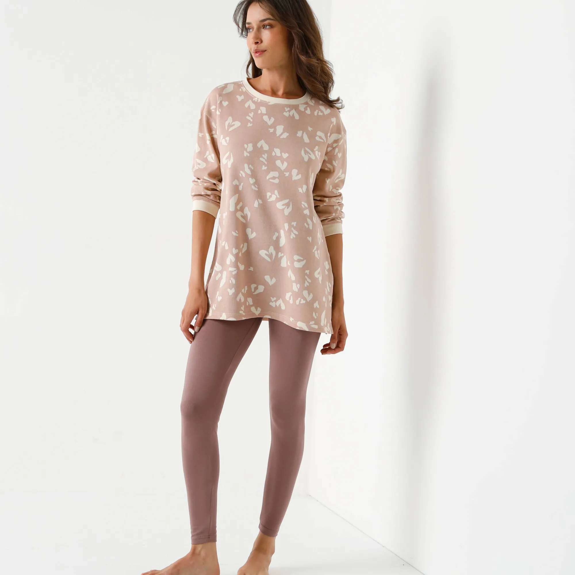 Pyjama<Blancheporte Fleece pyjamabroek met legging, hartjesprint beige / taupe