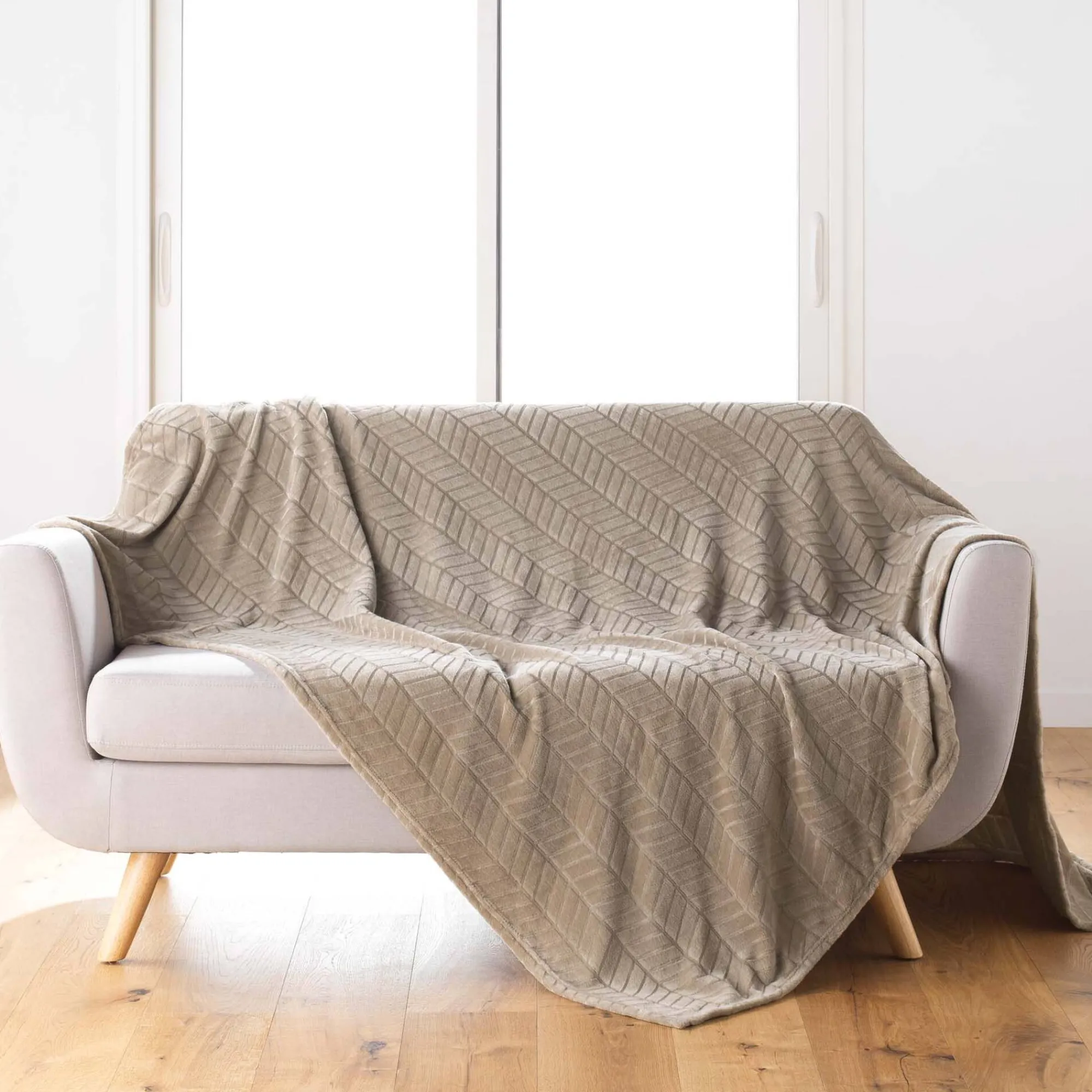 Plaid<Blancheporte Fleeceplaid met reliëf en pluche gevoel taupe