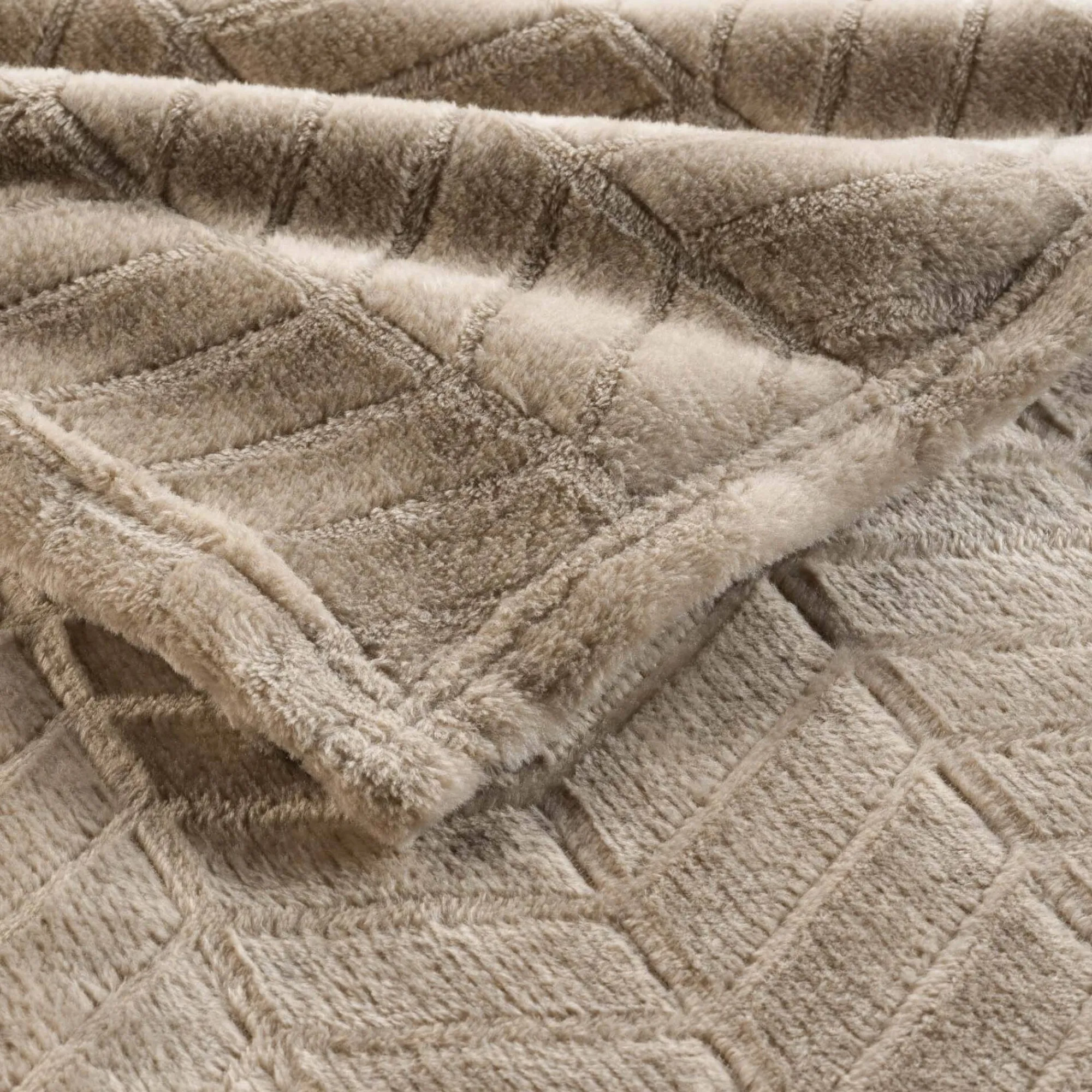 Plaid<Blancheporte Fleeceplaid met reliëf en pluche gevoel taupe