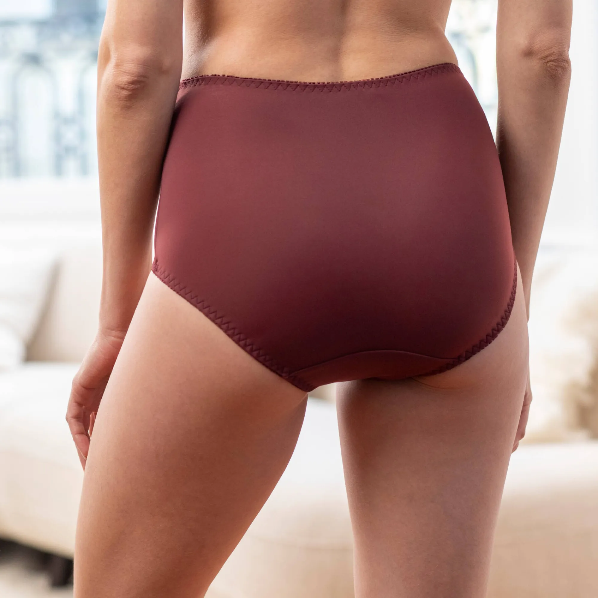 Slip En Shorty<Confidence Lingerie Gaineslip in microvezel en geborduurde tule Caminata chocolade
