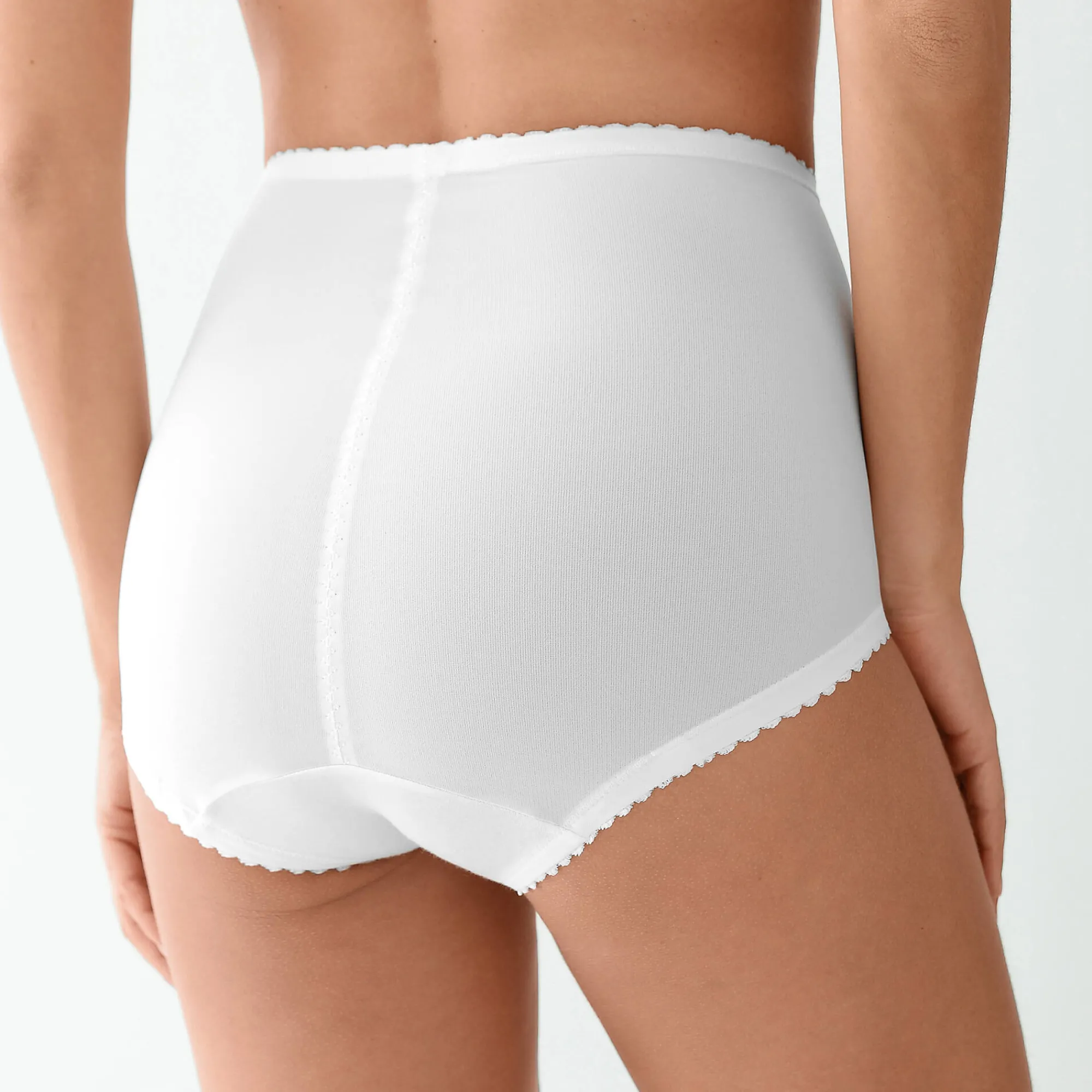 Slip En Shorty<Playtex Gaineslip Incroyable - intense steun wit