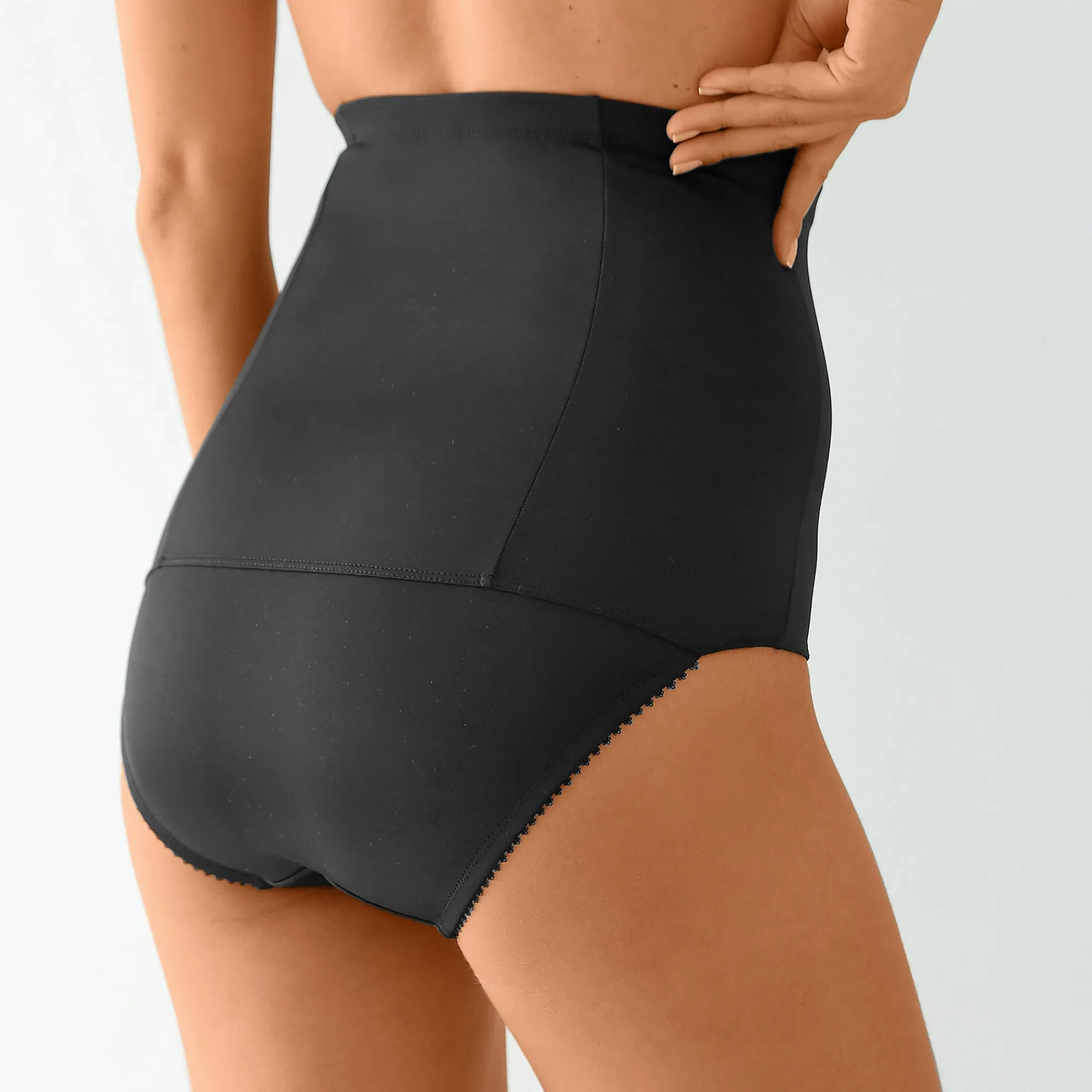 Slip En Shorty<Blancheporte Gaineslip met taillegordel en afslankende kant zwart