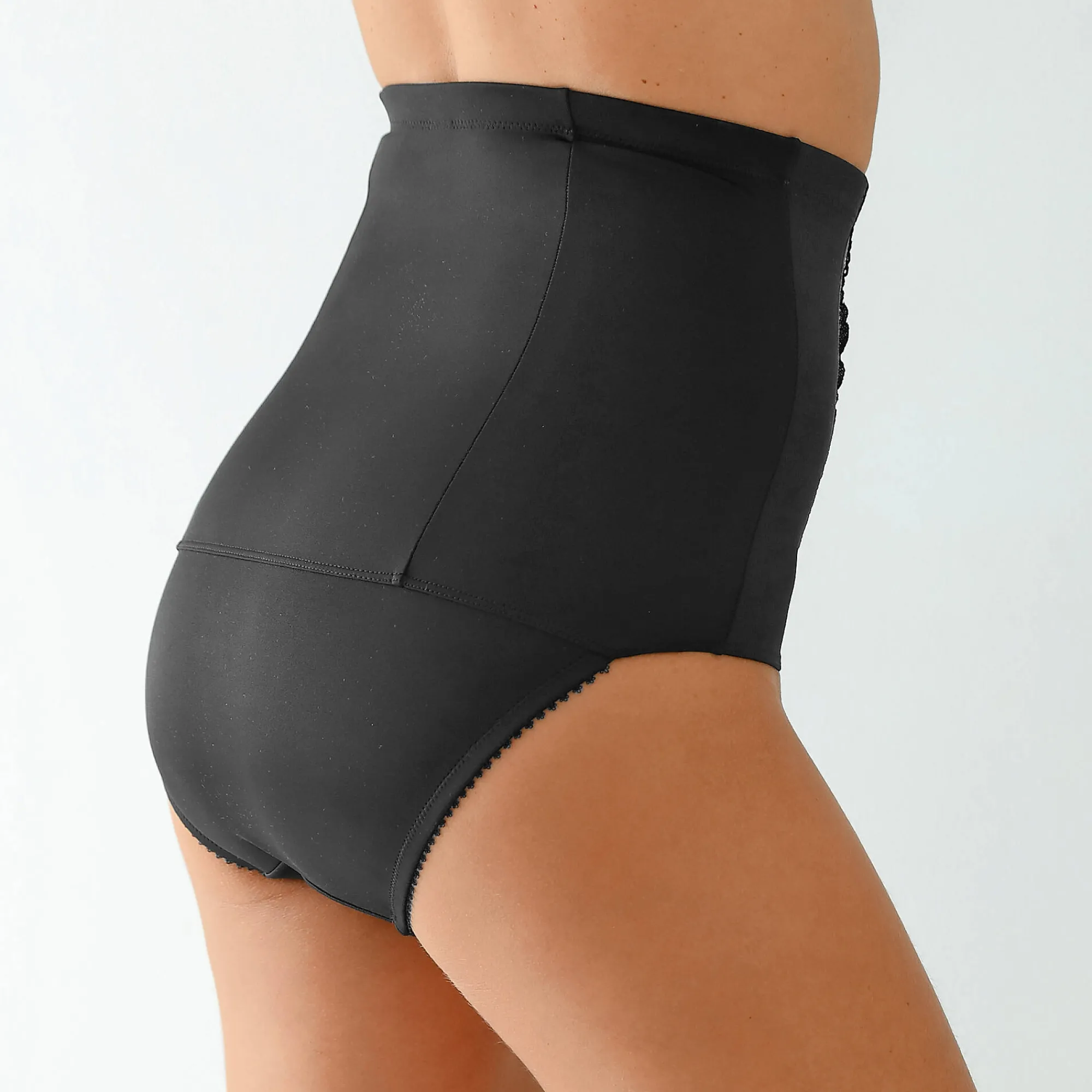 Slip En Shorty<Blancheporte Gaineslip met taillegordel en afslankende kant zwart