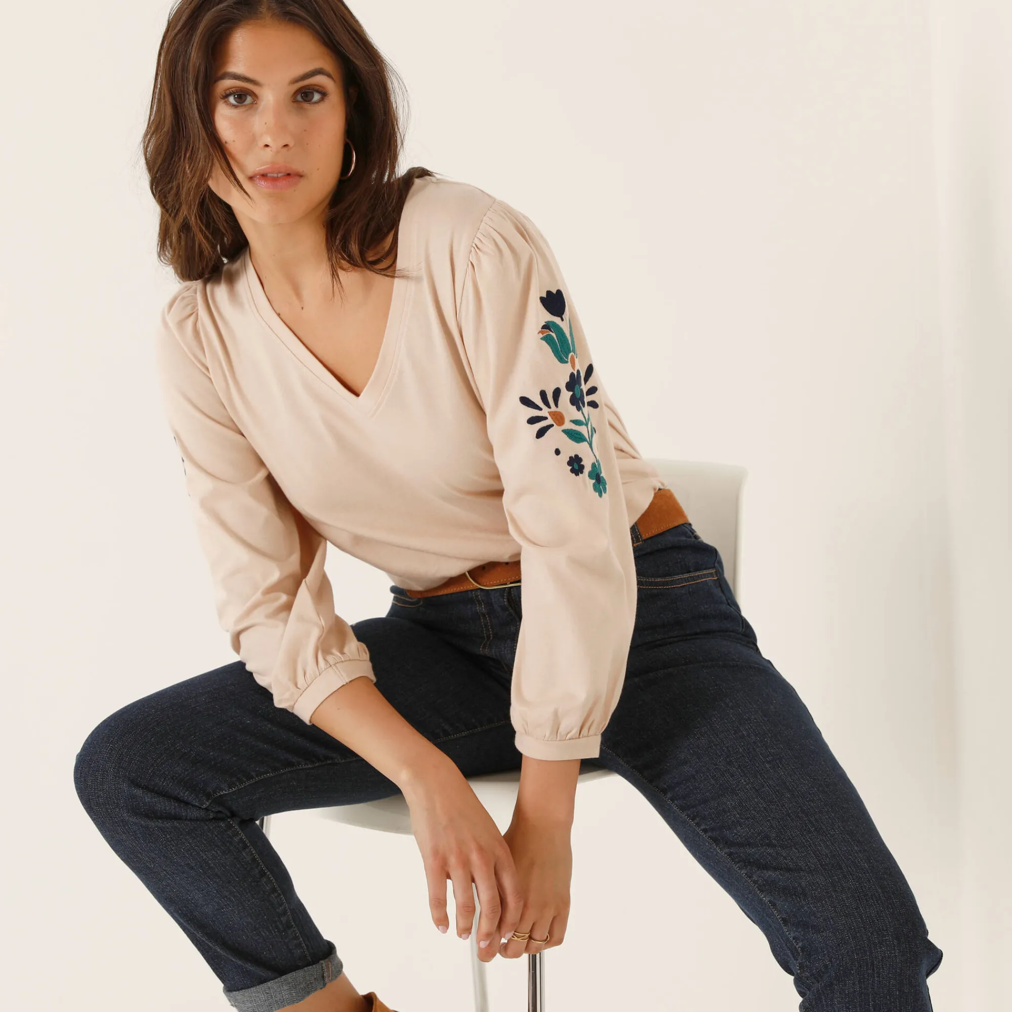 T-Shirt En Topje<Blancheporte Geborduurd T-shirt met V-hals, 3/4-mouwen beige / blauw