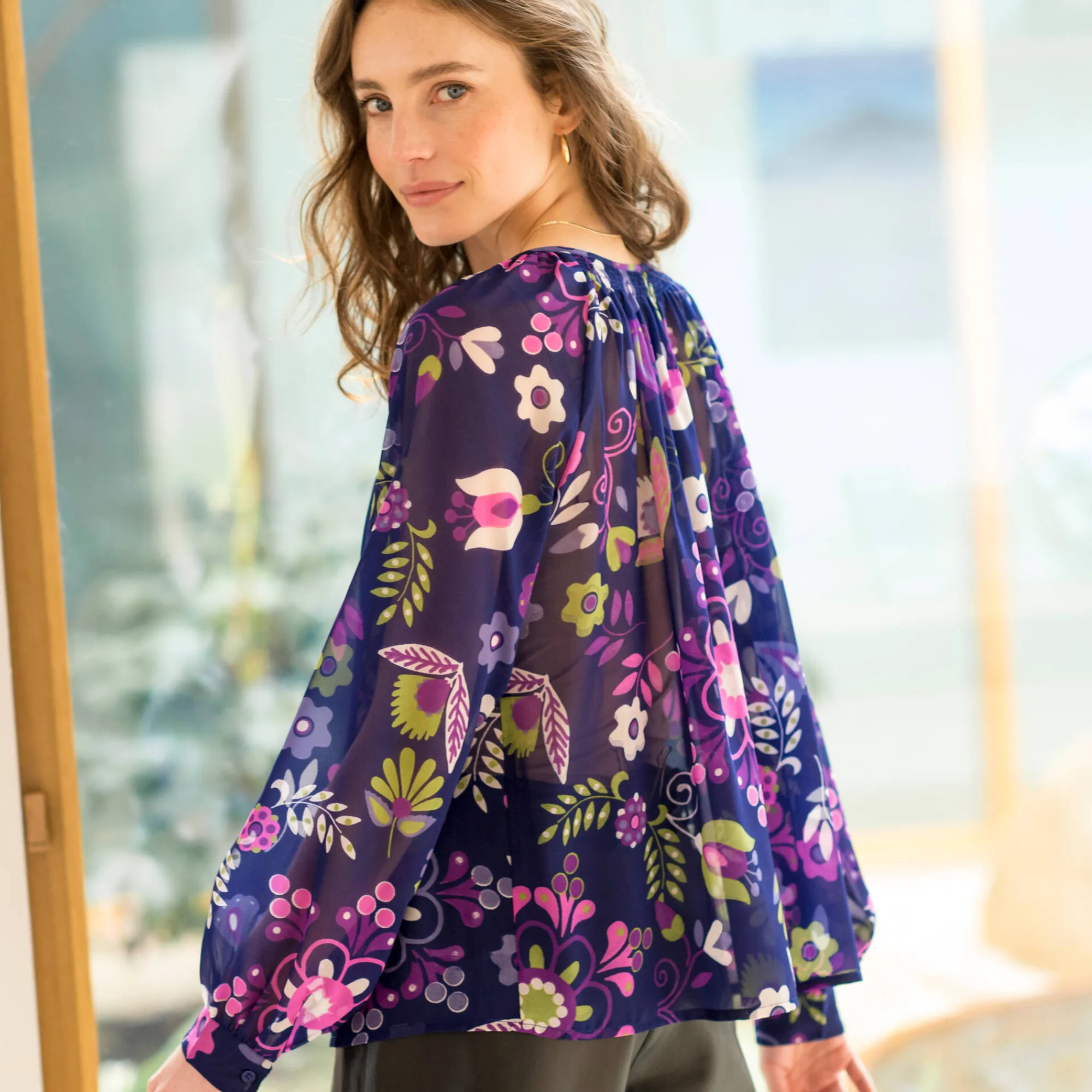 Bloes En Tuniek<Blancheporte Gefronste bloes in bedrukte voile, ruime mouwen inktblauw