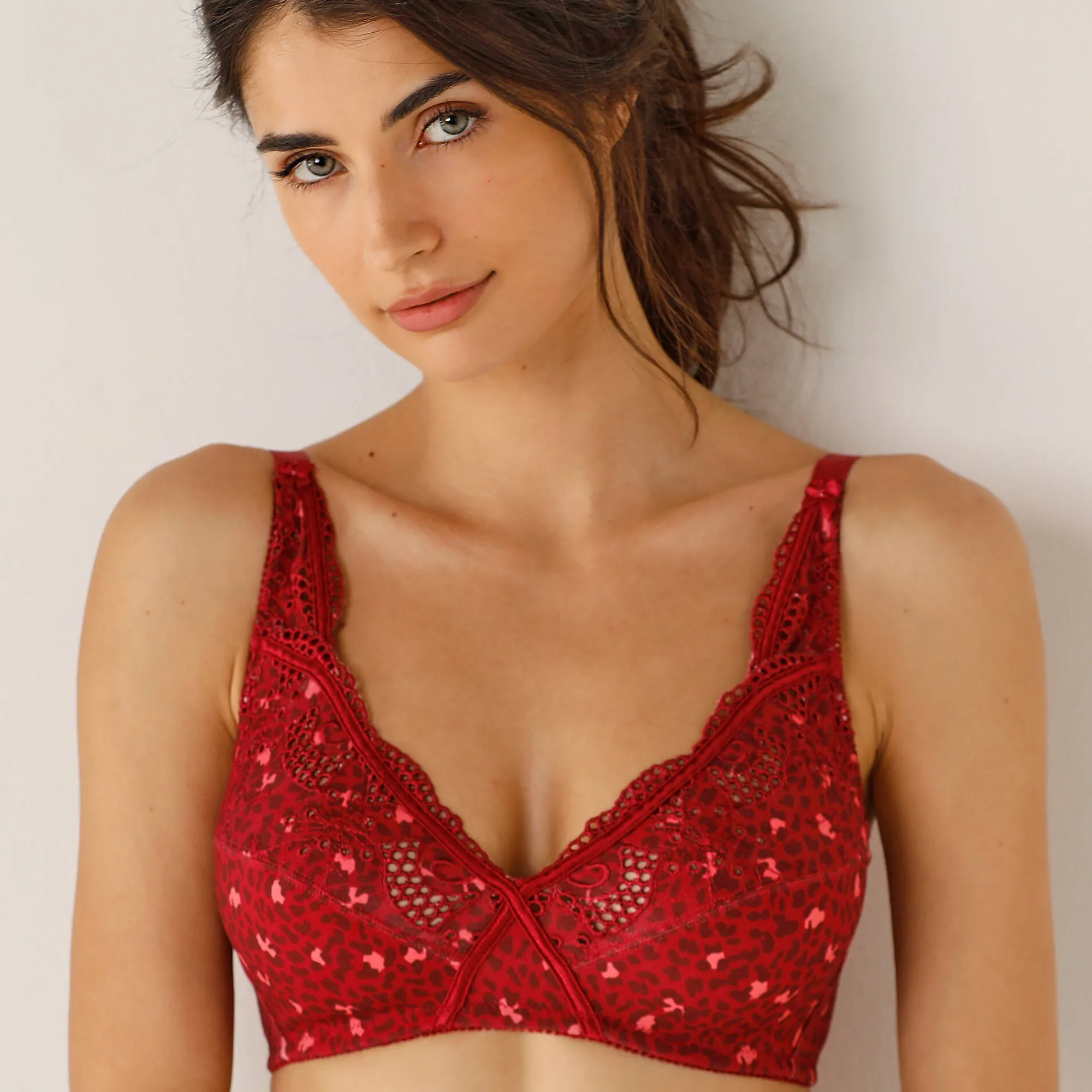 Beha<Confidence Lingerie Gekruiste beha met dierenhuidprint en borduursel Olbia - zonder beugels bordeaux