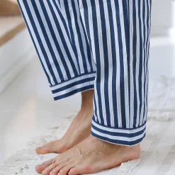 Pyjama En Kamerjas<Blancheporte Gestreepte pyjama - katoenpopeline marine / ecru