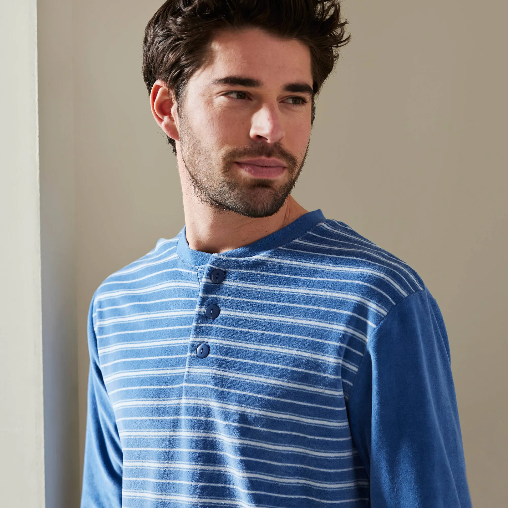 Pyjama En Kamerjas<Blancheporte Gestreepte pyjama in velours met korte mouwen blauw