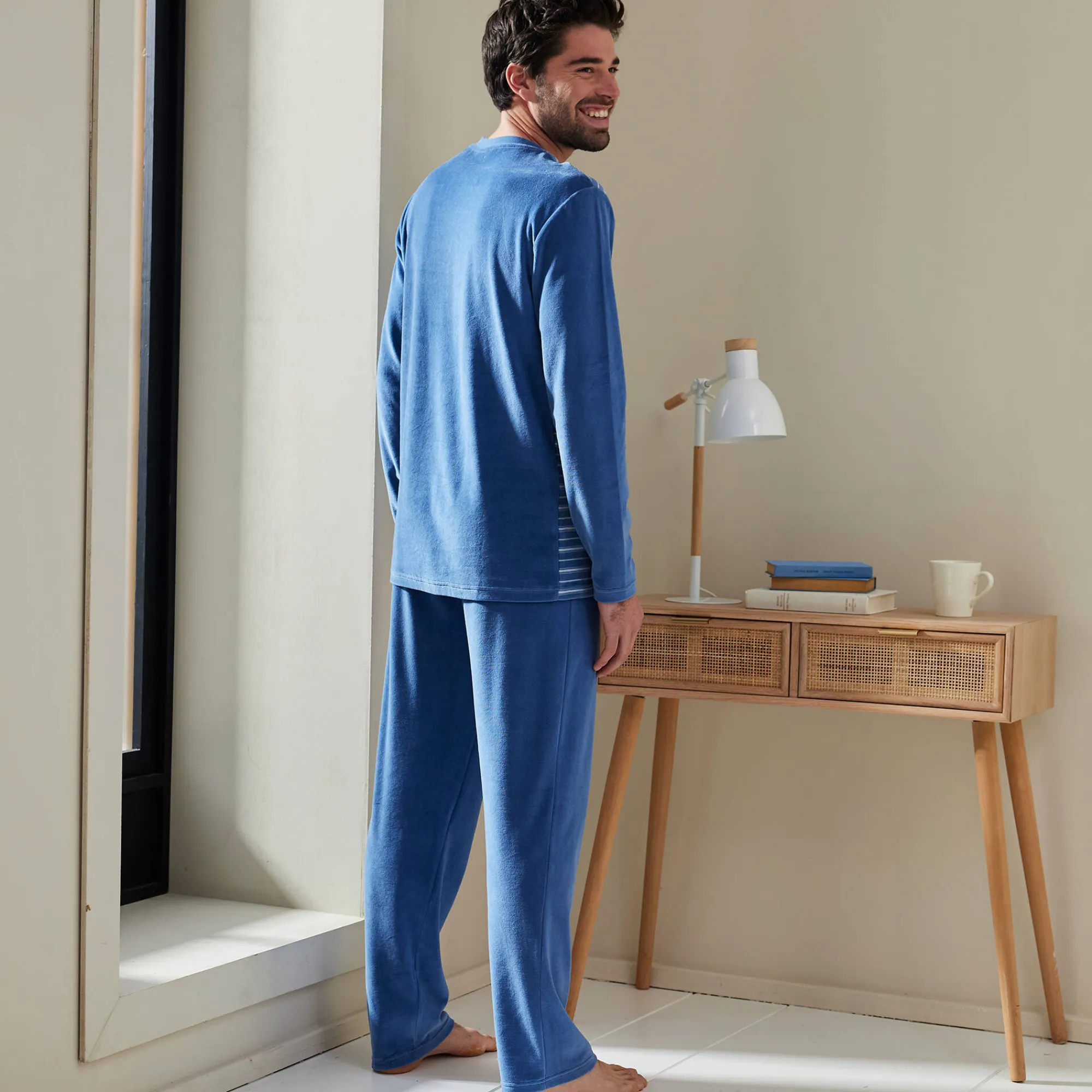 Pyjama En Kamerjas<Blancheporte Gestreepte pyjama in velours met korte mouwen blauw