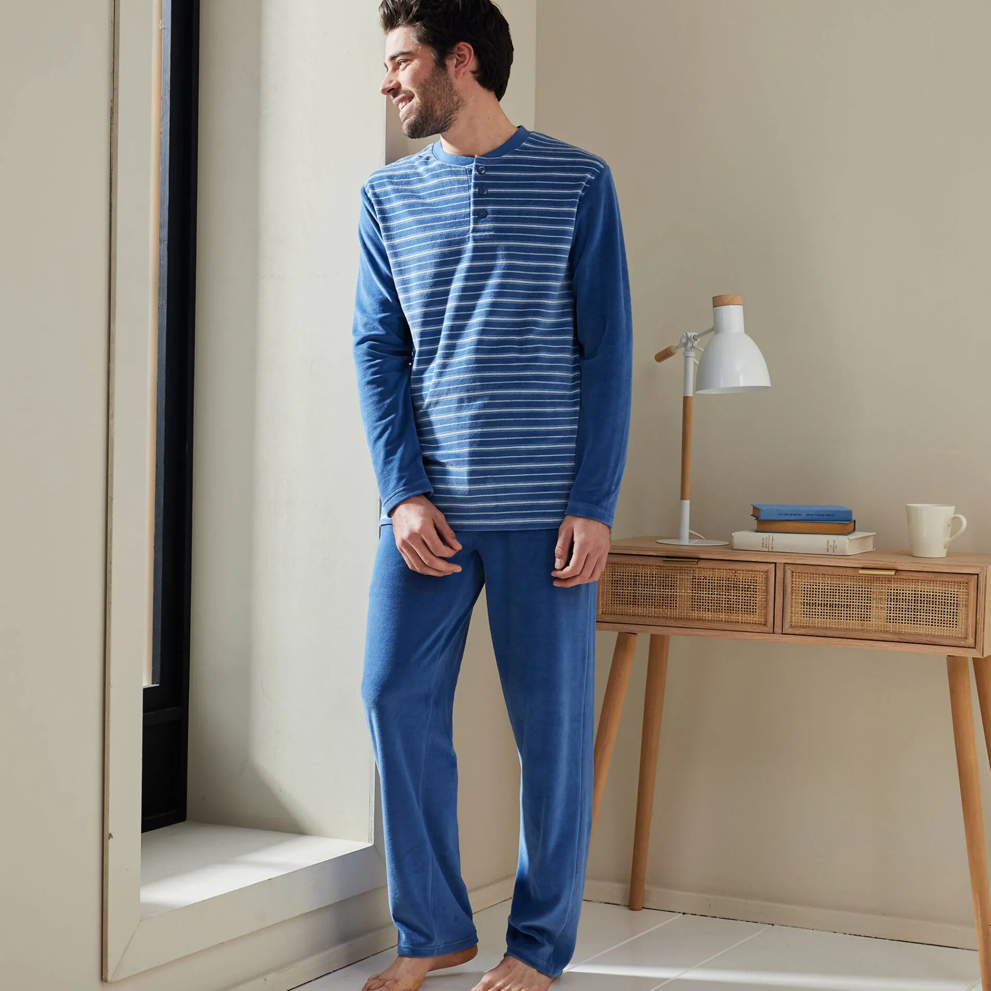 Pyjama En Kamerjas<Blancheporte Gestreepte pyjama in velours met korte mouwen blauw