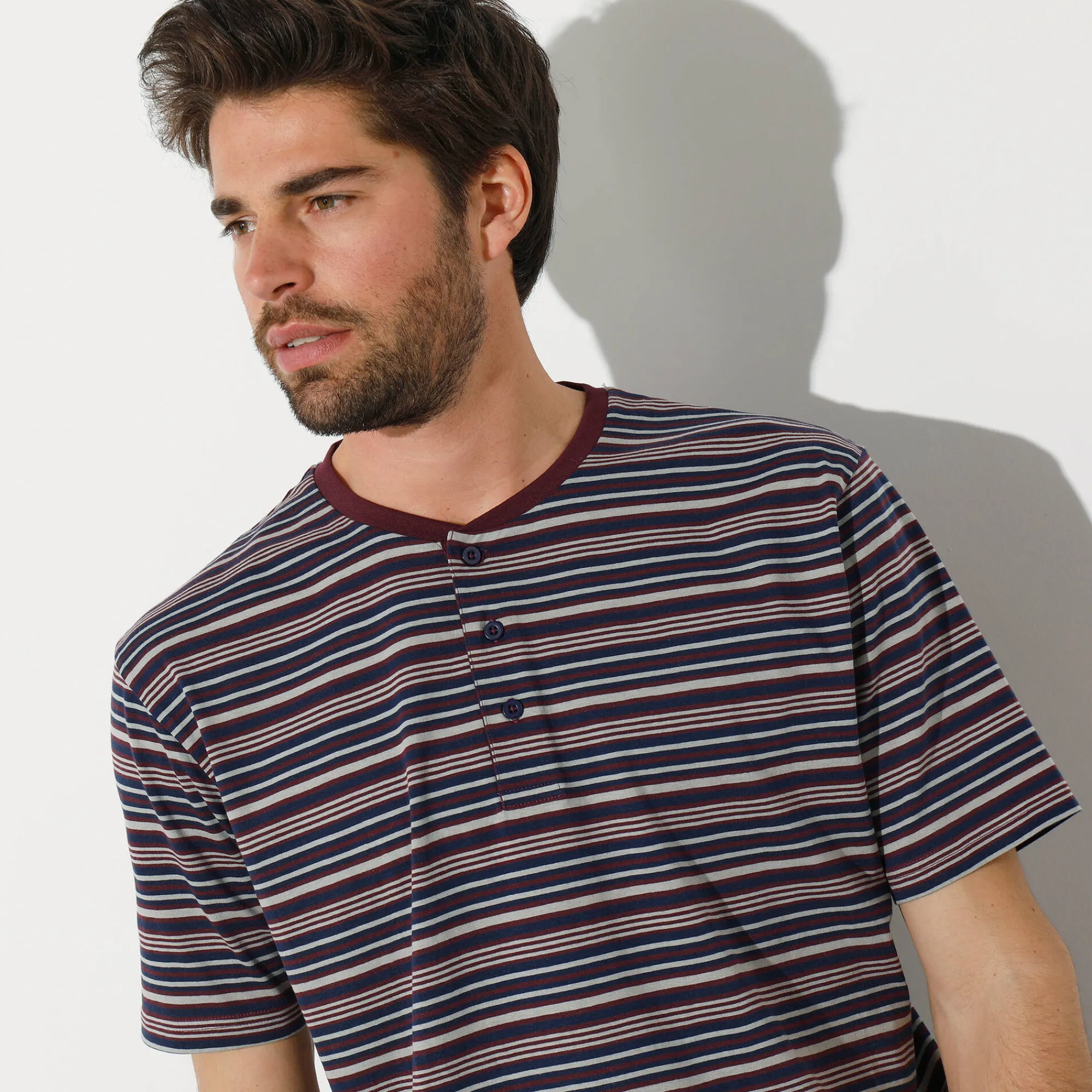 Pyjama En Kamerjas<Blancheporte Gestreepte shortama met Tunesische hals bordeaux