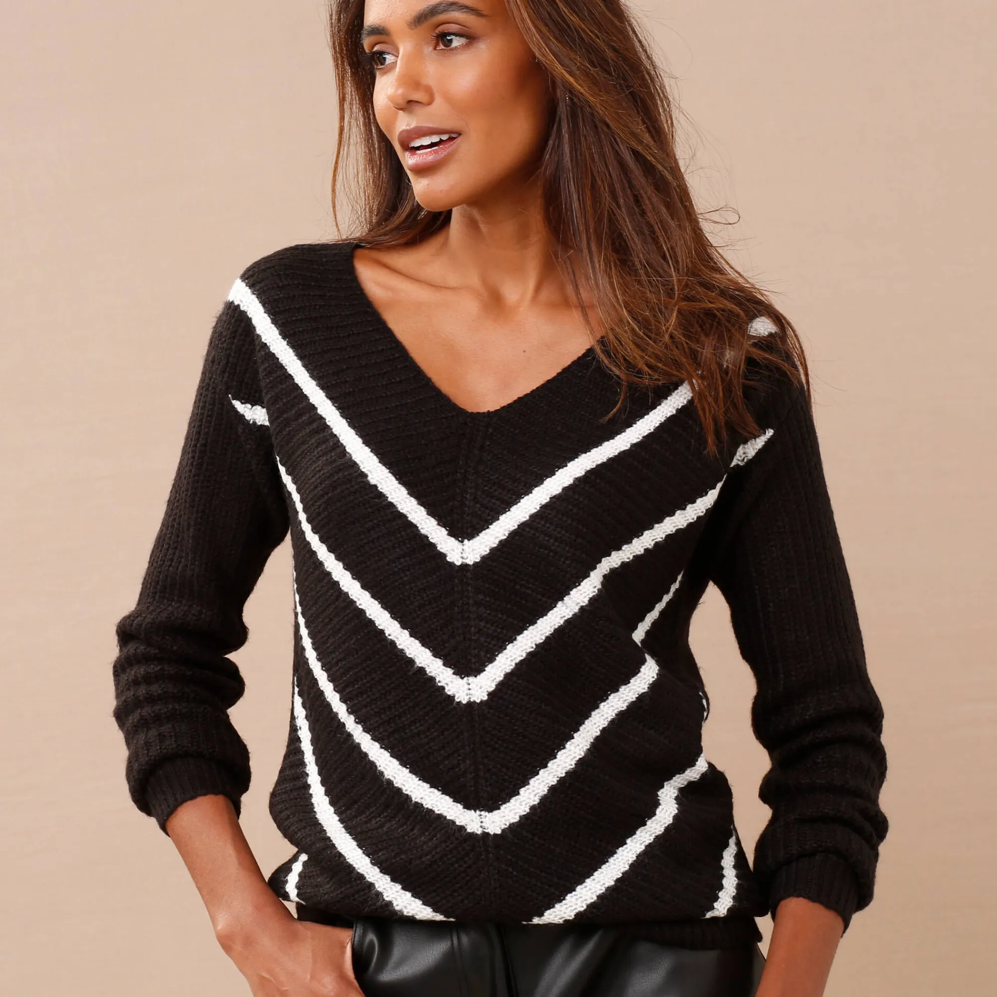 Trui En Vest<Blancheporte Gestreepte trui met V-hals - mohairtouch zwart / wit