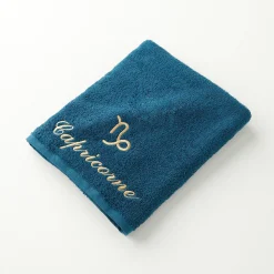 Badhanddoek<Blancheporte Handdoeken met "Capricorne" borduursel - 420 g/m2 pauwblauw