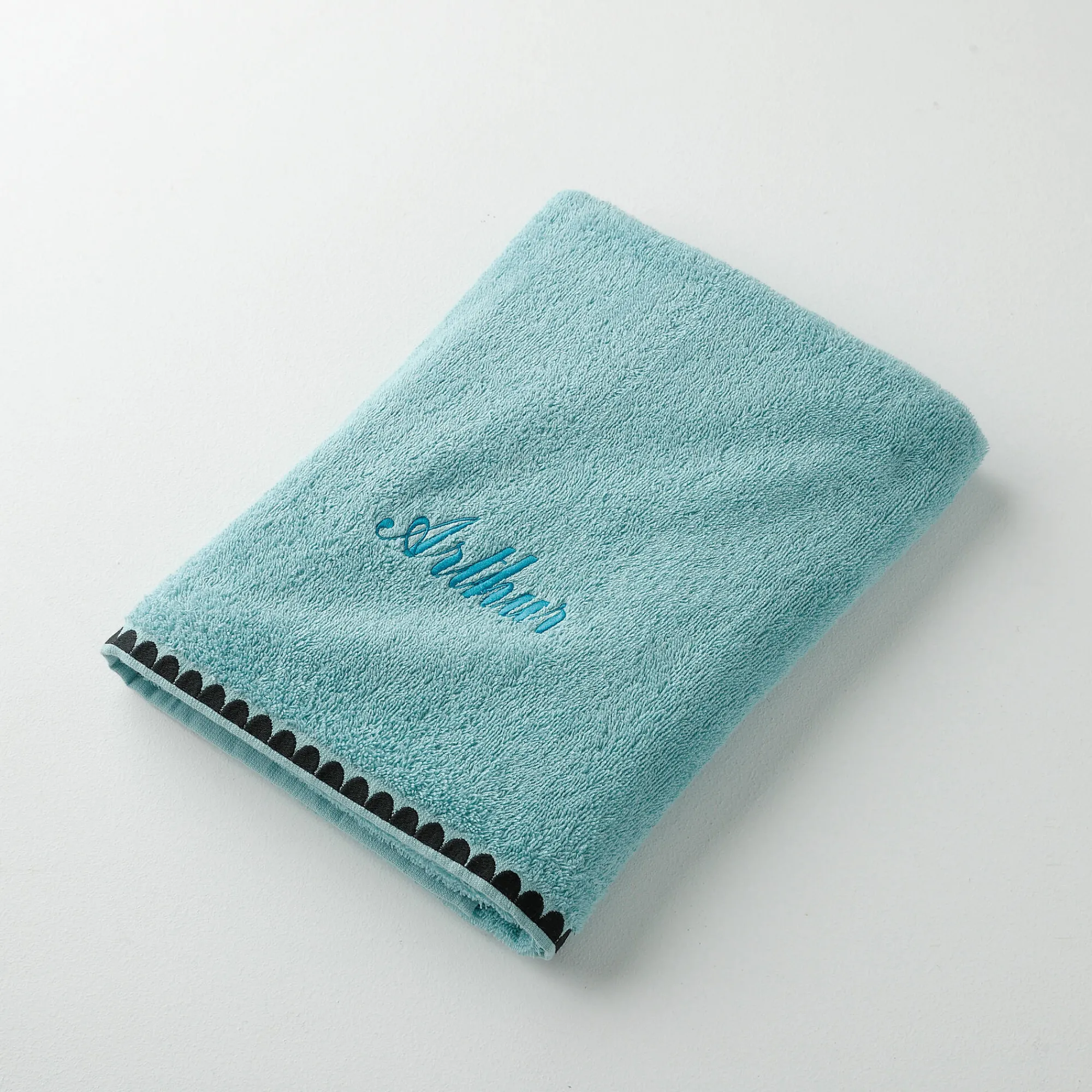 Badhanddoek<Blancheporte Handdoeken met fantasieborduursel, personaliseerbaar - 420 g/m2 laguneblauw