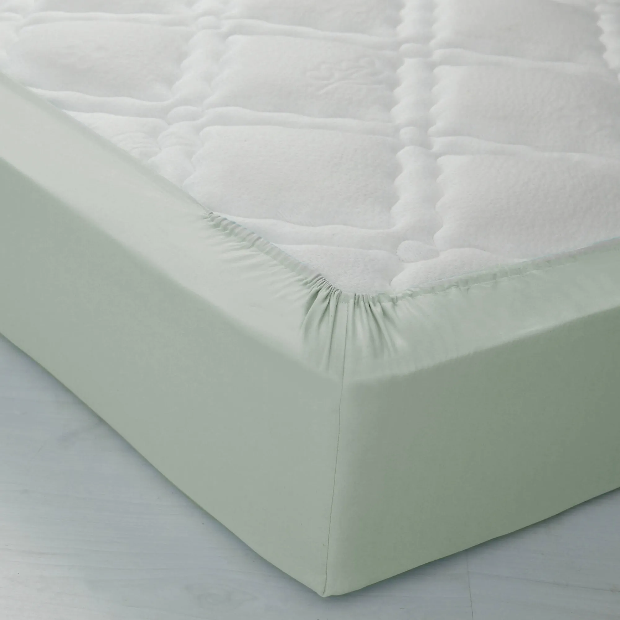Hoeslaken<Colombine Hoeslaken in effen jersey, hoeken van 26 cm amandel groen