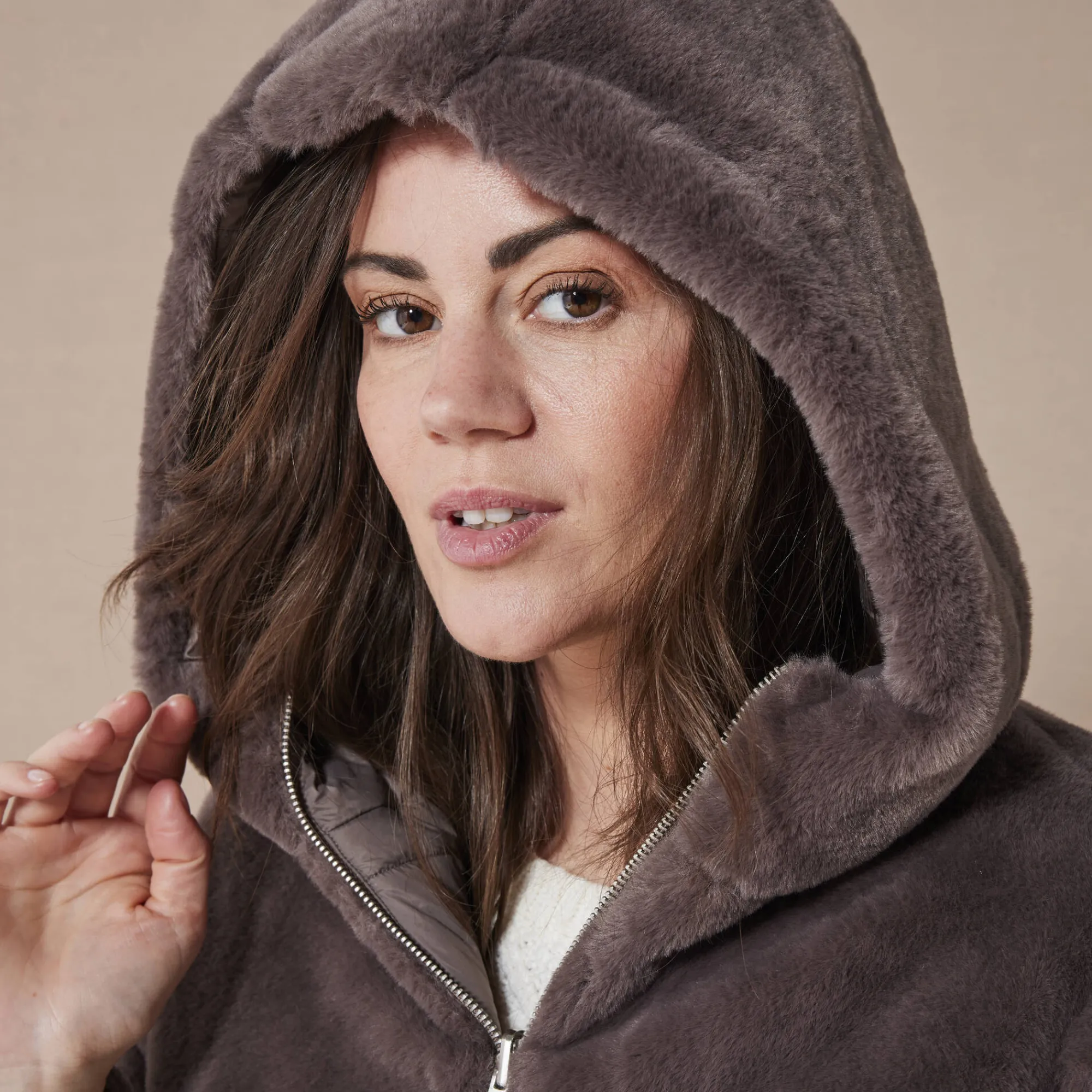 Parka En Donsjas<Blancheporte Jas in nepbont, omkeerbaar tot gewatteerde jas donkertaupe