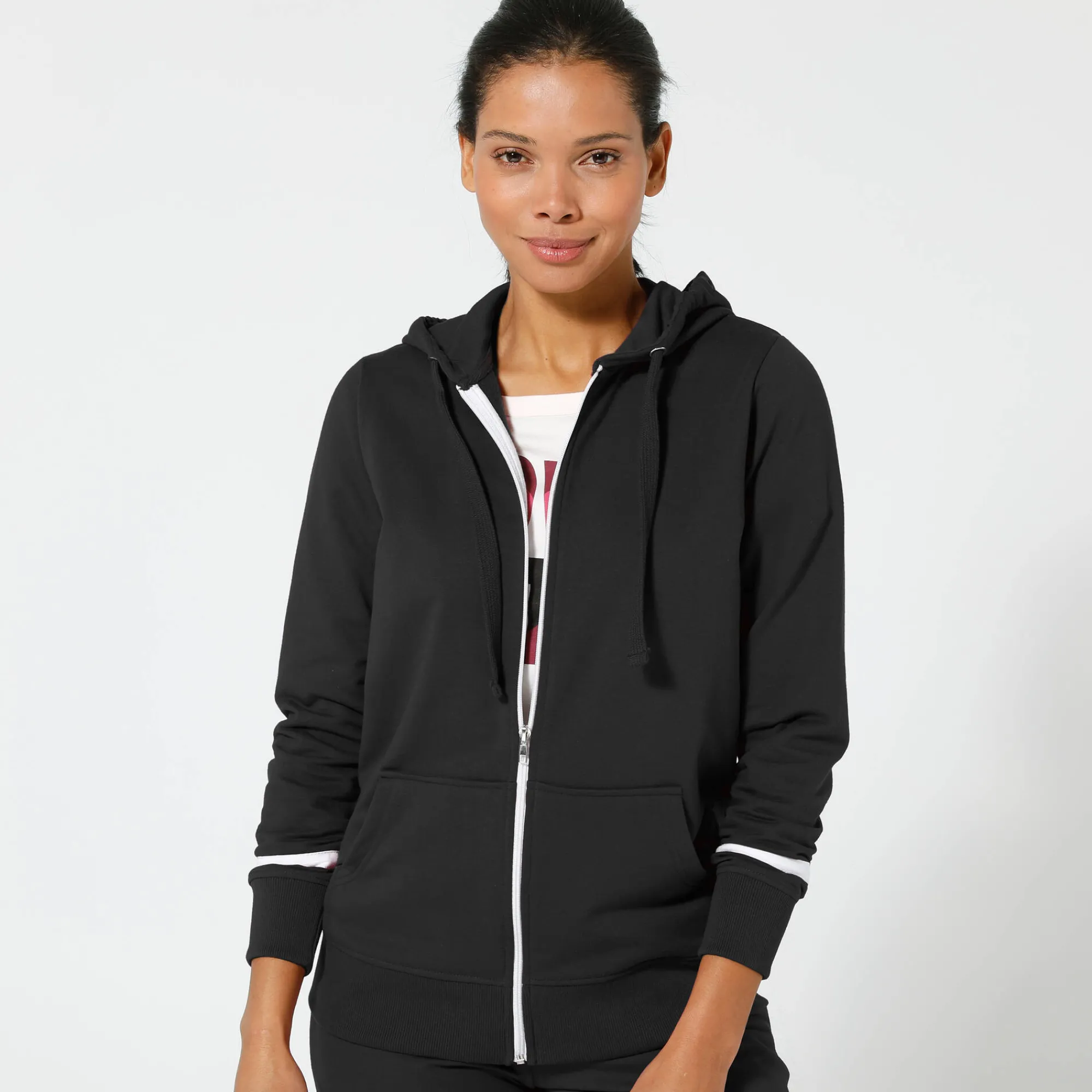 Trui En Vest<Blancheporte Jasje in geruwd molton met rits zwart / wit