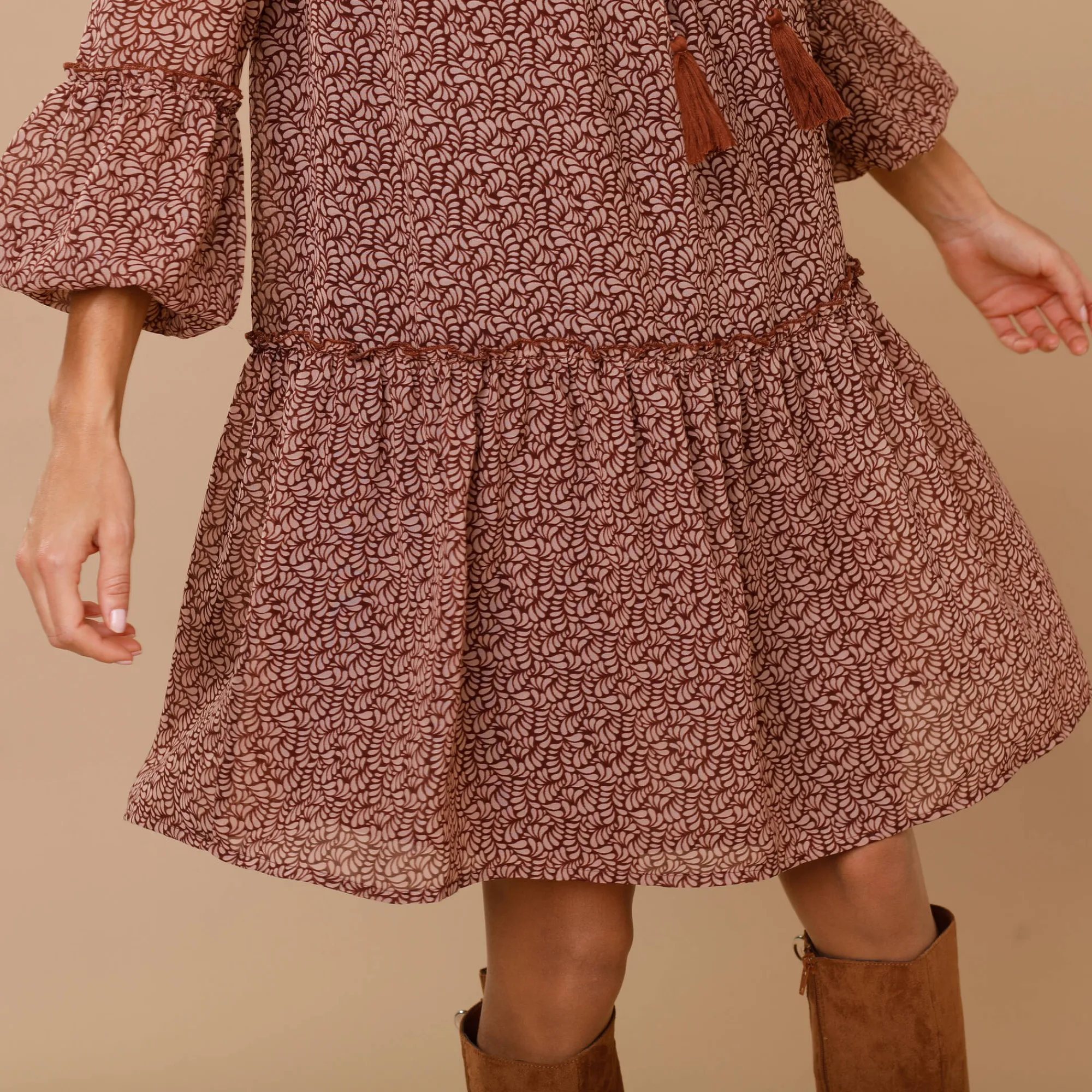 Jurk<Lora Zellini Jurk in bedrukte voile chocolade / beige