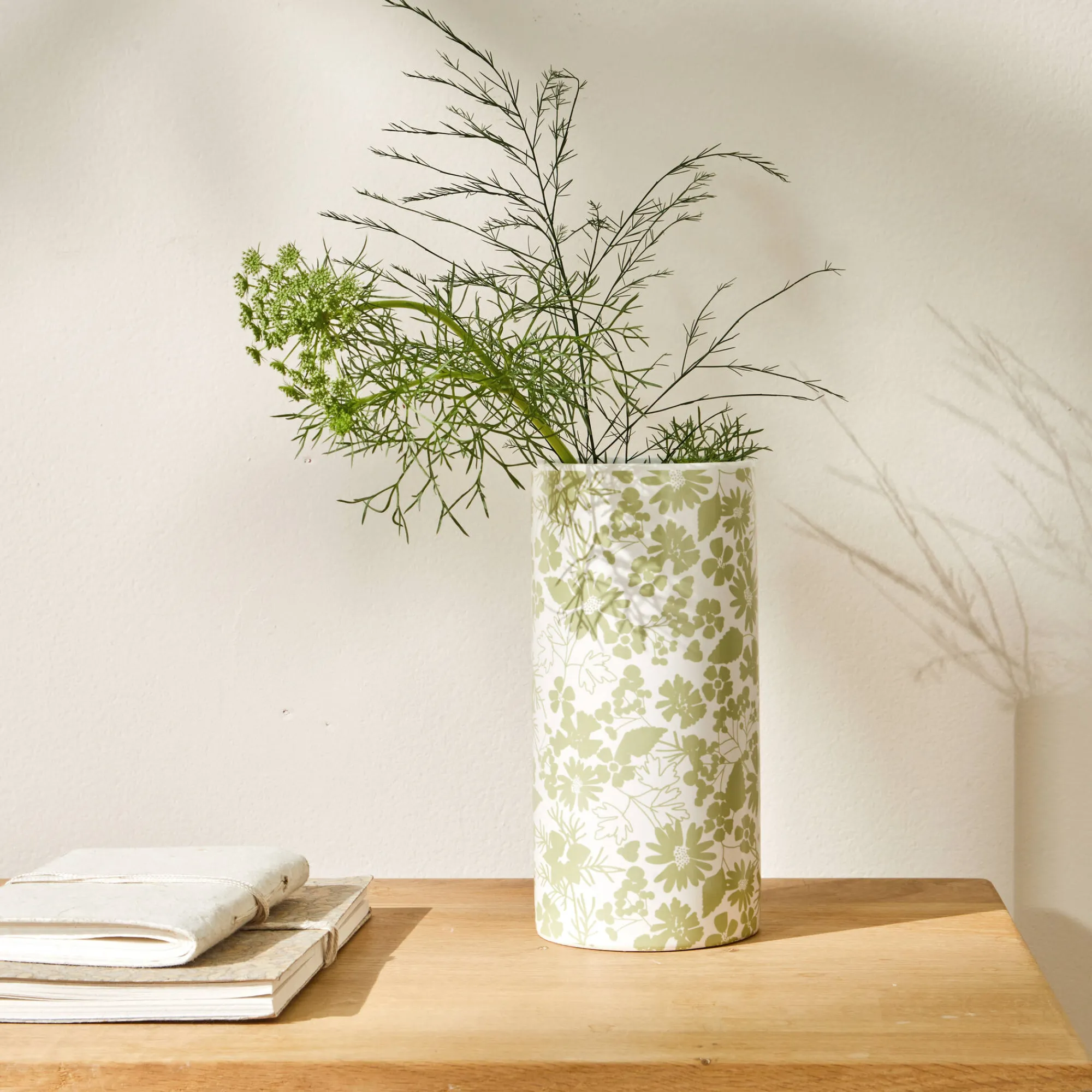 Decoratieartikel<Blancheporte Keramische vaas met bloemenprint - hoogte 19,5 cm wit/groen