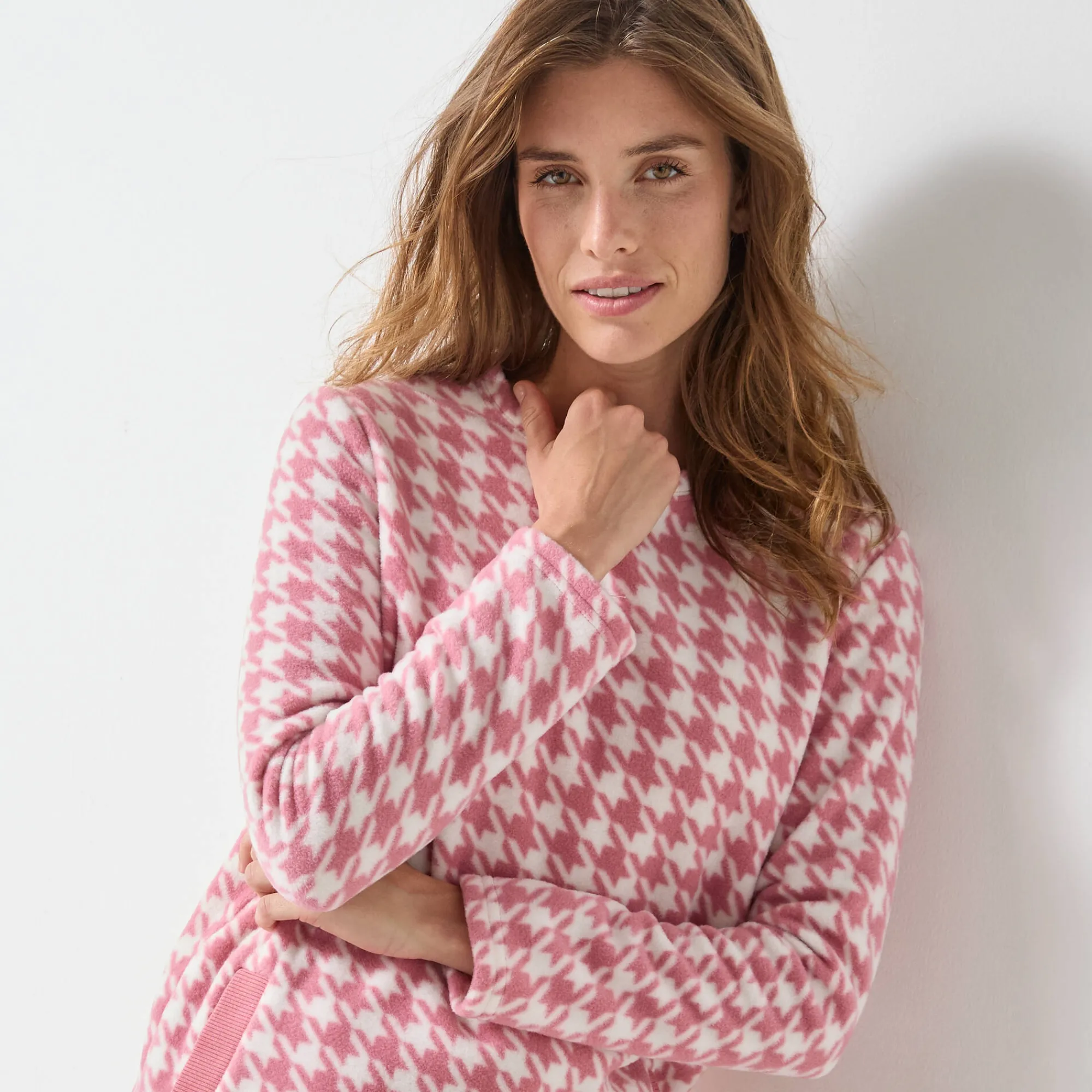 Nachthemd<Blancheporte Kort nachthemd in fleece met pied-de-coq print roze