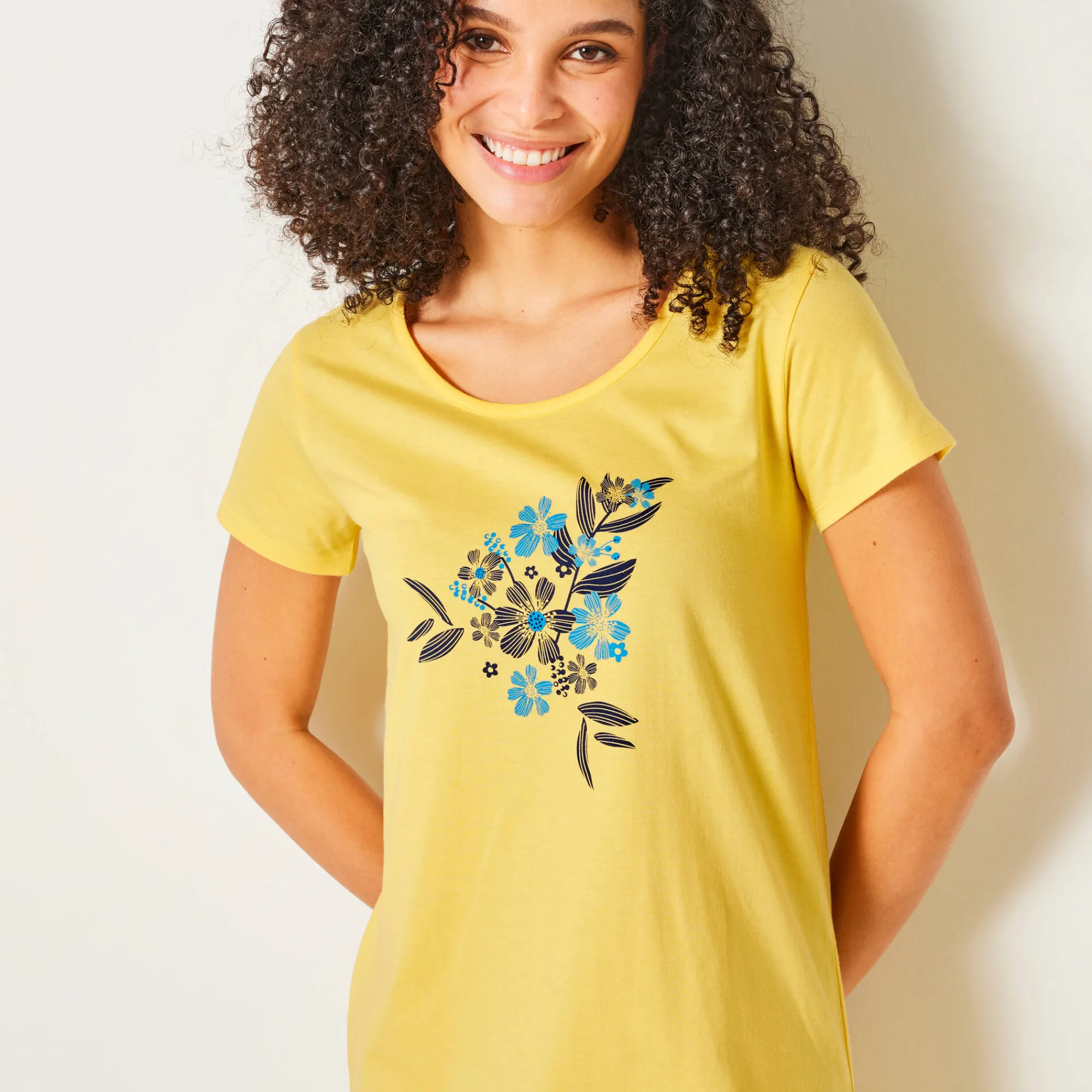 Nachthemd<Blancheporte Kort nachthemd met bloemenprint geel