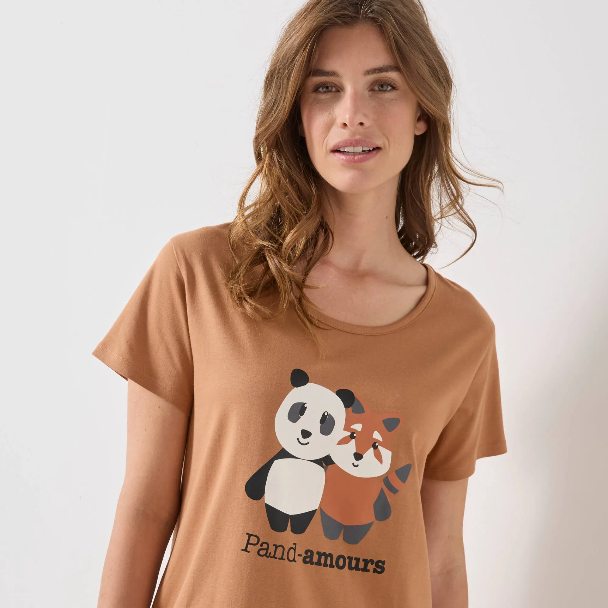 Nachthemd<Blancheporte Kort nachthemd met korte mouwen en "Pand-Amours" motief hazelnootbruin