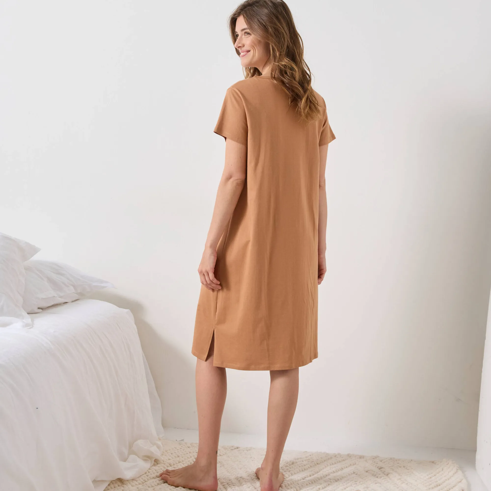 Nachthemd<Blancheporte Kort nachthemd met korte mouwen en "Pand-Amours" motief hazelnootbruin
