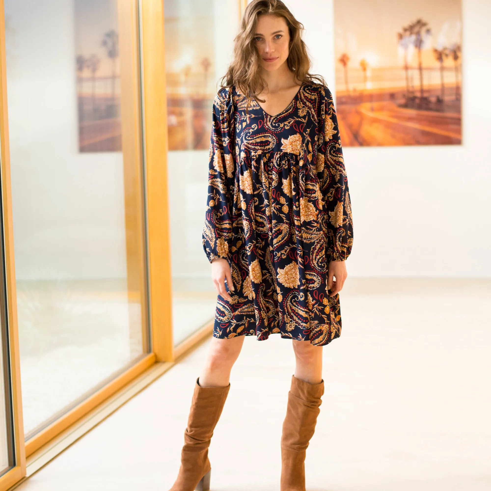 Jurk<Blancheporte Korte jurk met V-hals, 'boho' print marine / karamel