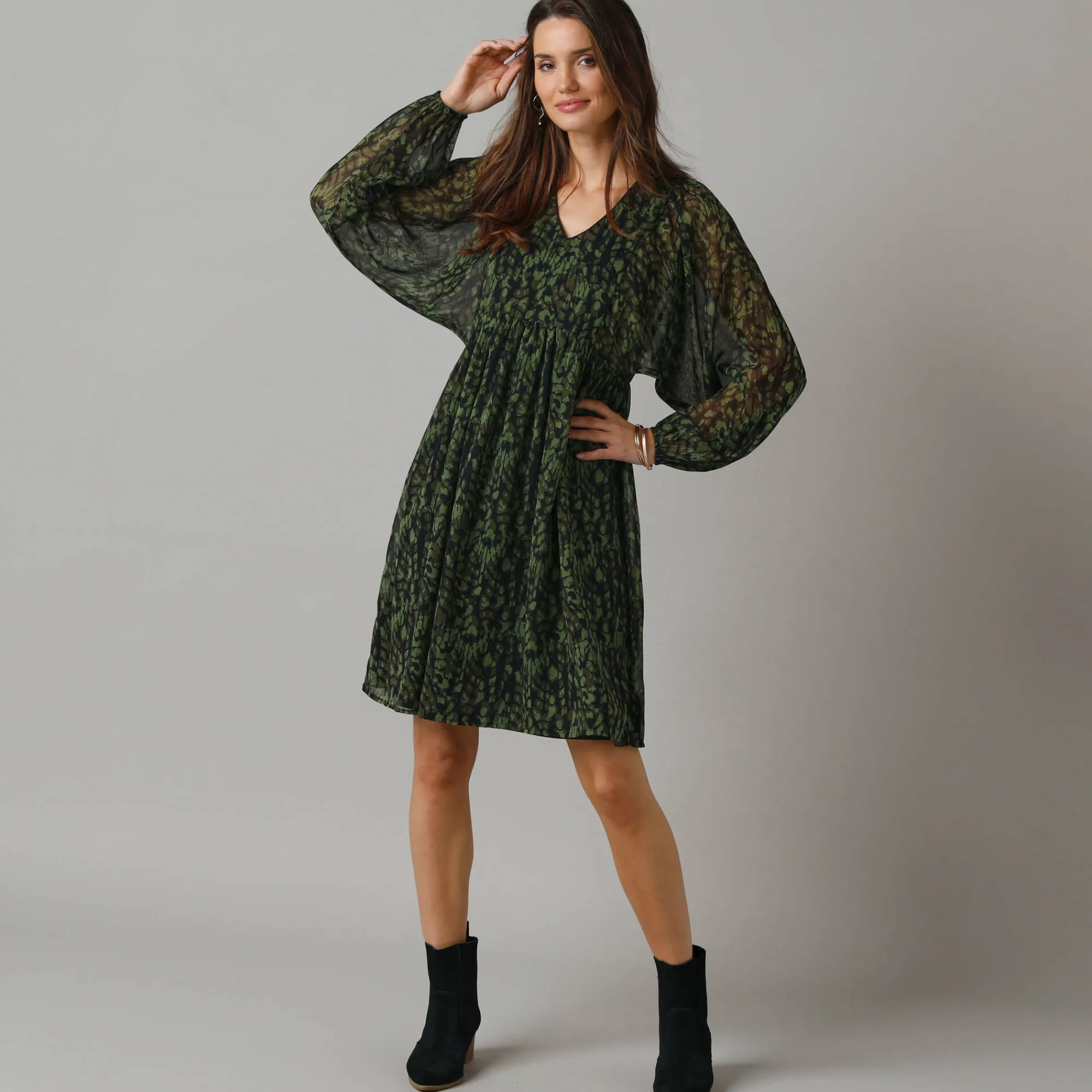 Feestoutfits Dames|Jurk<Lora Zellini Korte jurk met wijde mouwen, bedrukte voile kaki