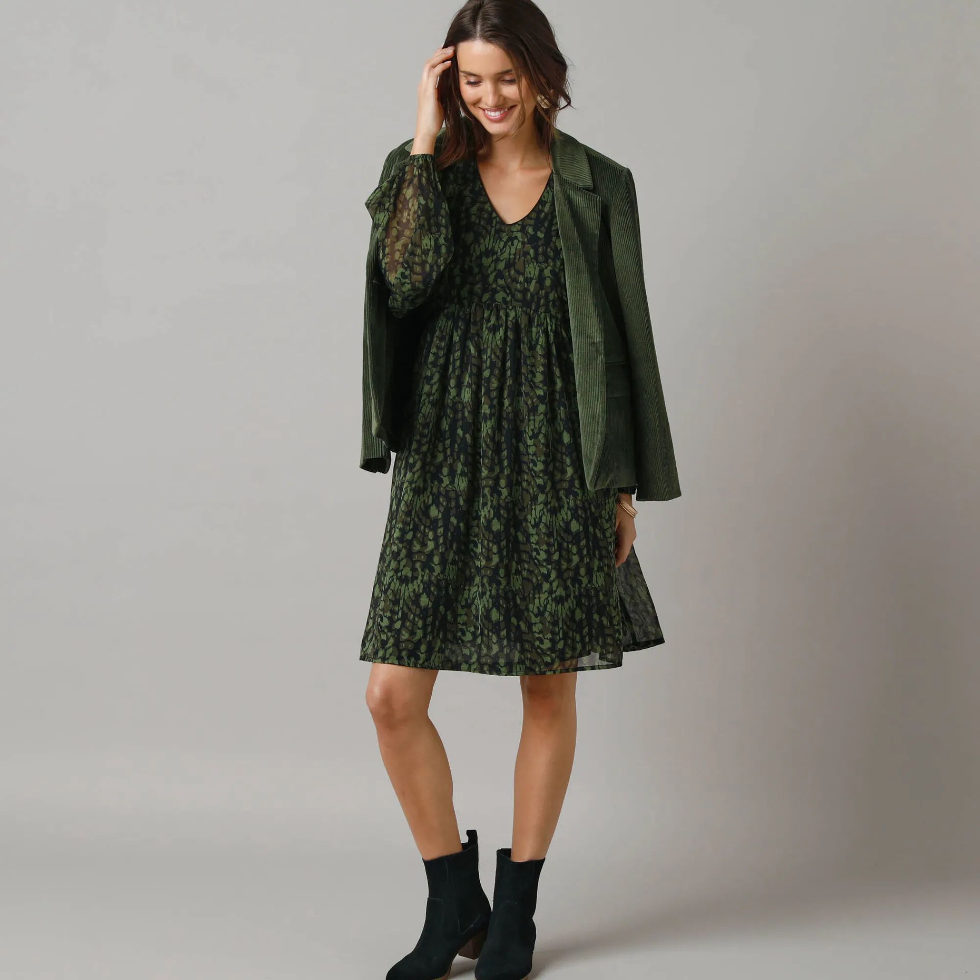 Feestoutfits Dames|Jurk<Lora Zellini Korte jurk met wijde mouwen, bedrukte voile kaki