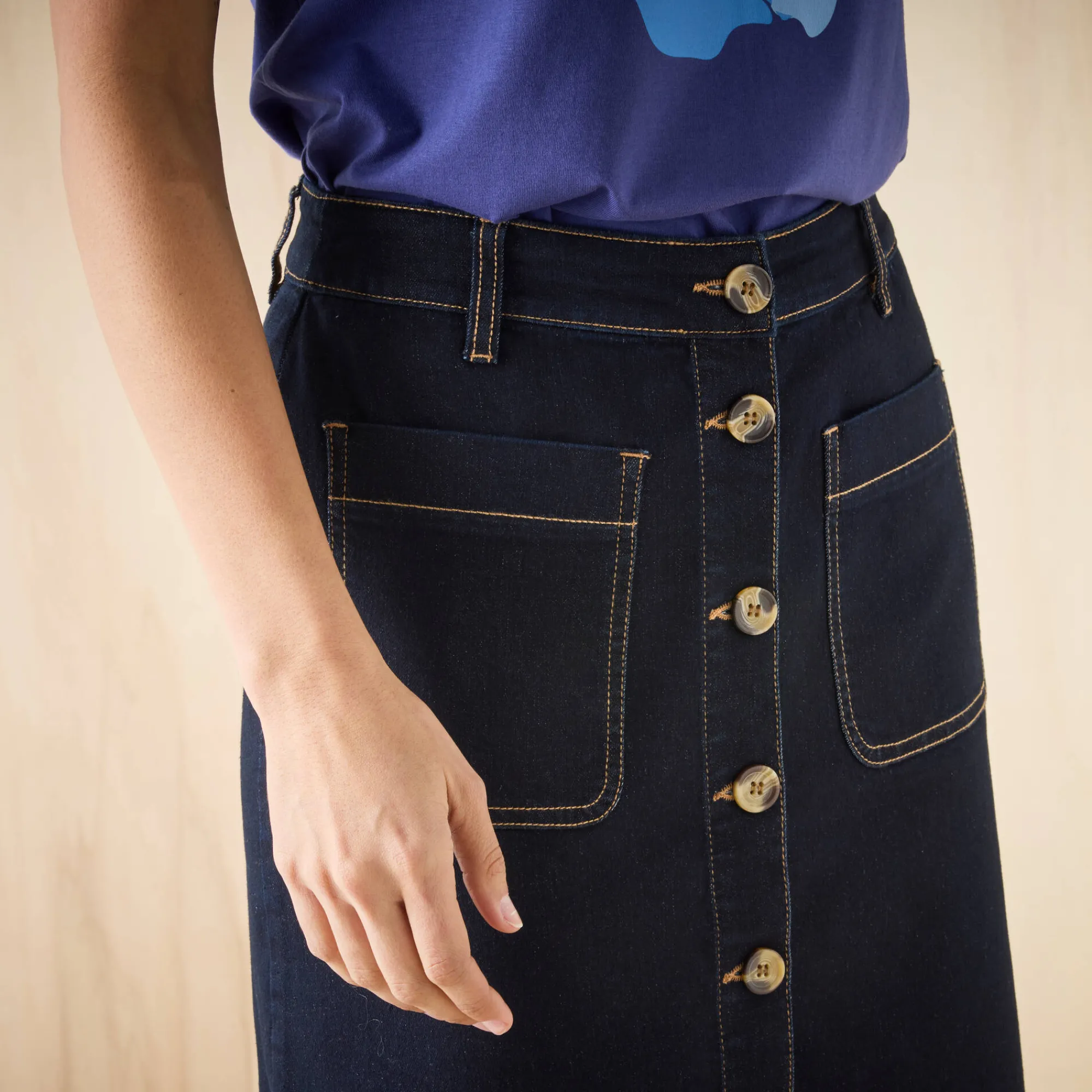 Rok<Blancheporte Korte, uitlopende jeansrok met knopen raw
