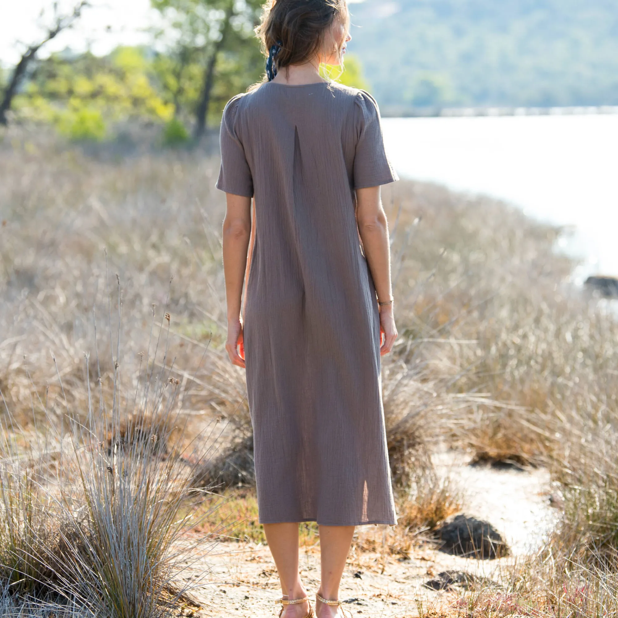 Jurk<Blancheporte Lange, effen jurk met V-hals, katoengaas taupe
